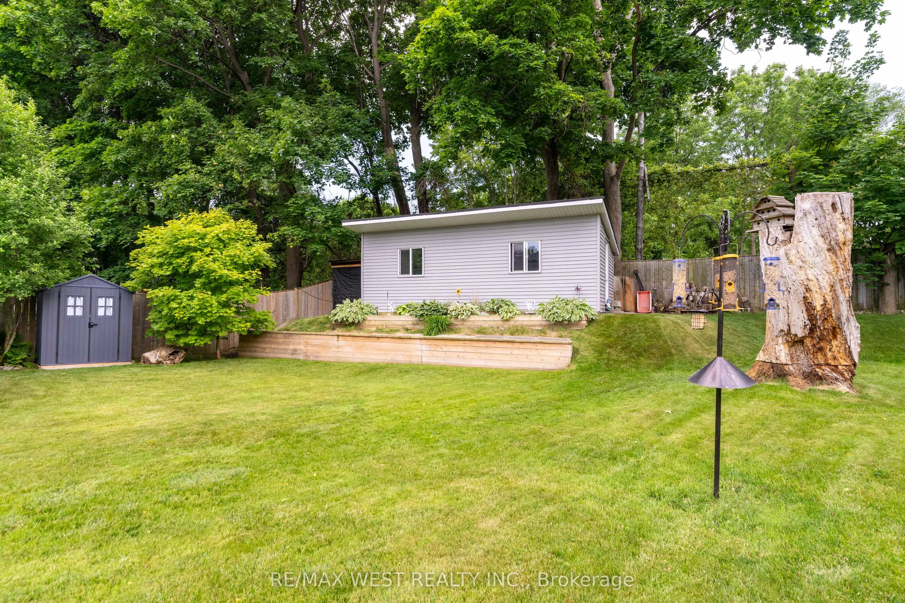 31 Pixley Crescent