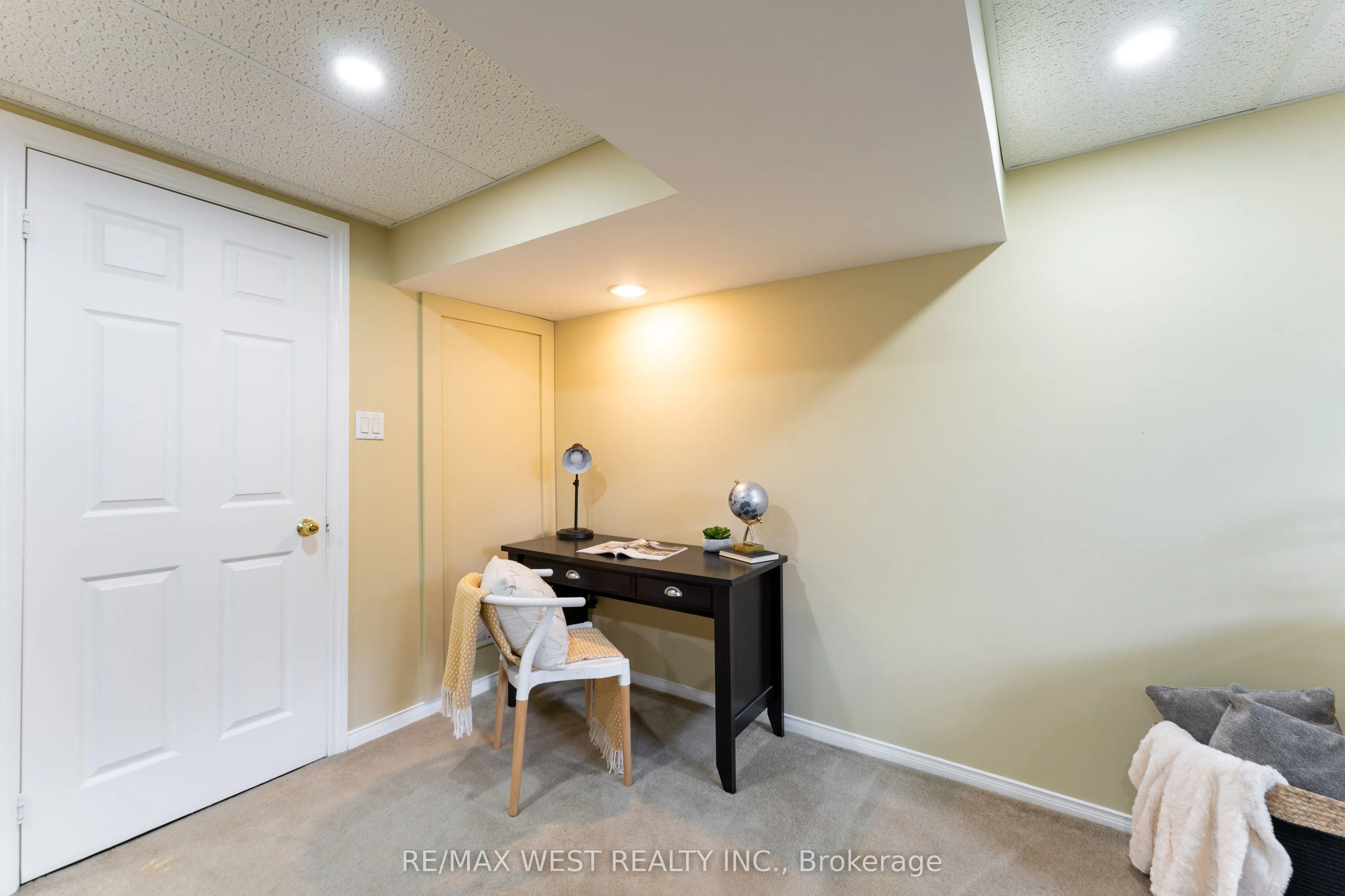 31 Pixley Crescent