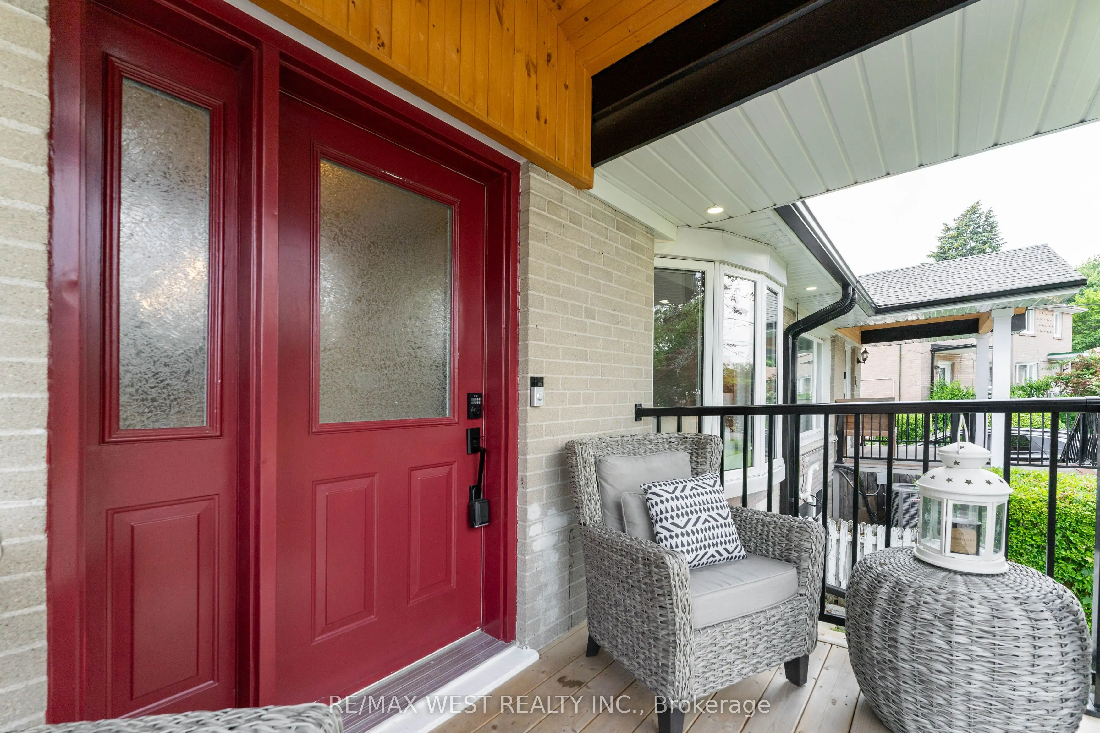 31 Pixley Crescent