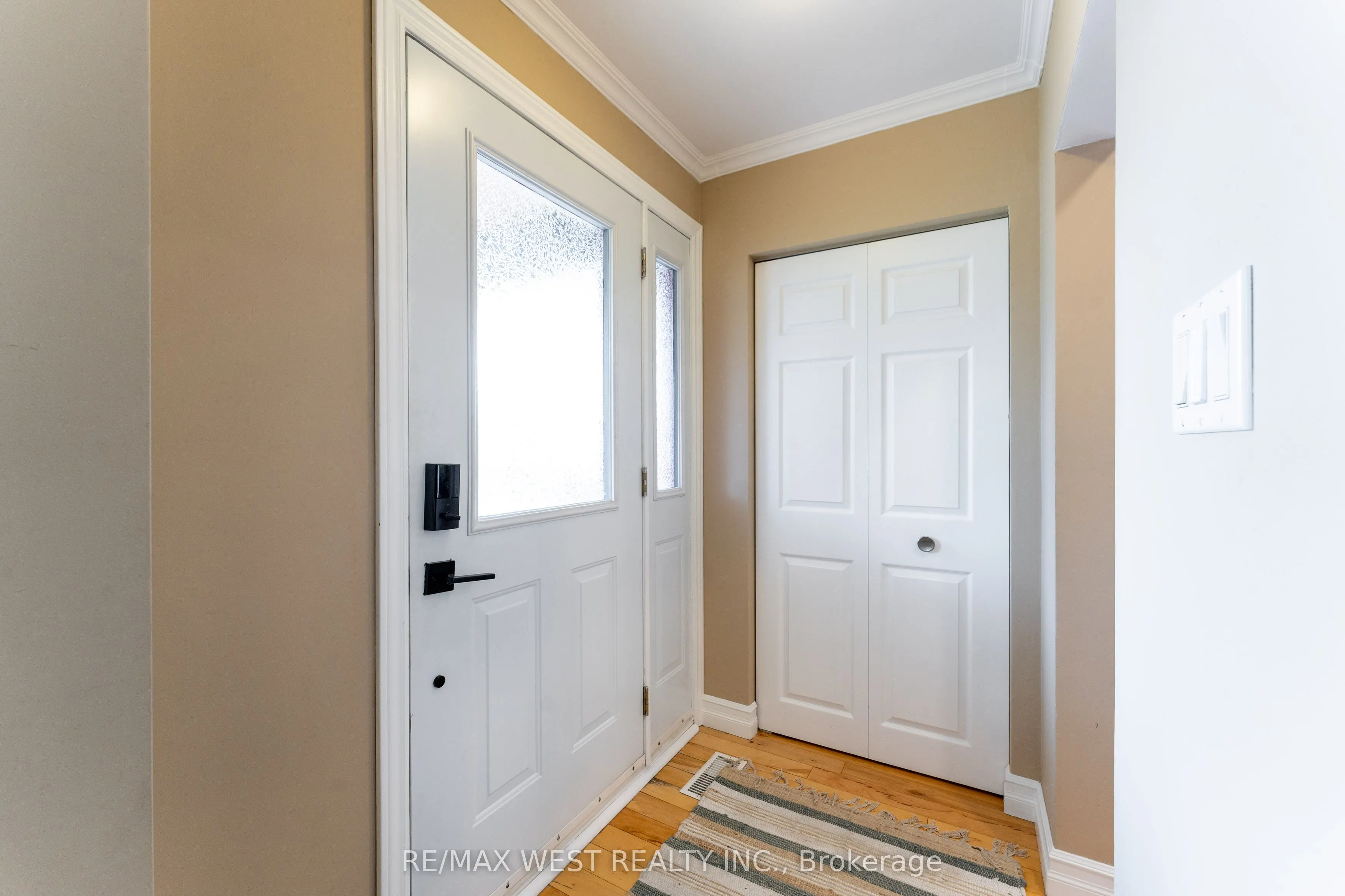 31 Pixley Crescent