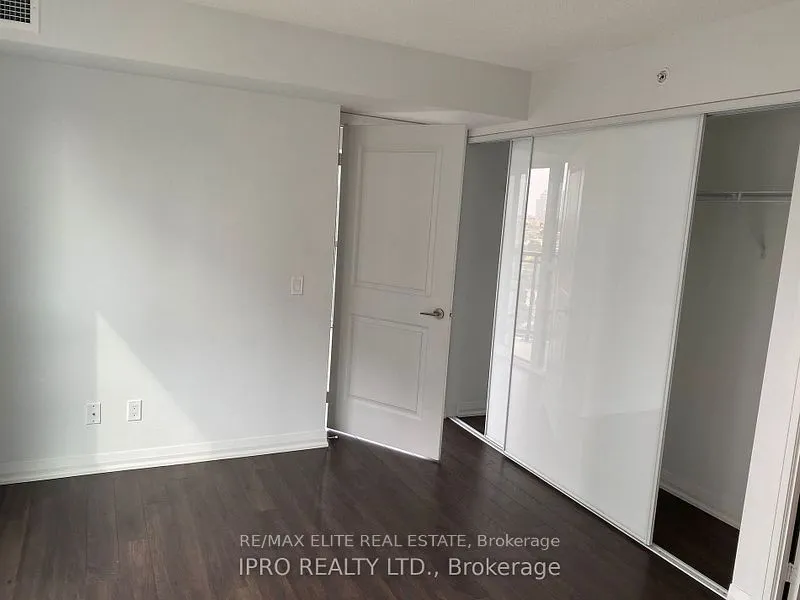 30 Meadowglen Place, #612