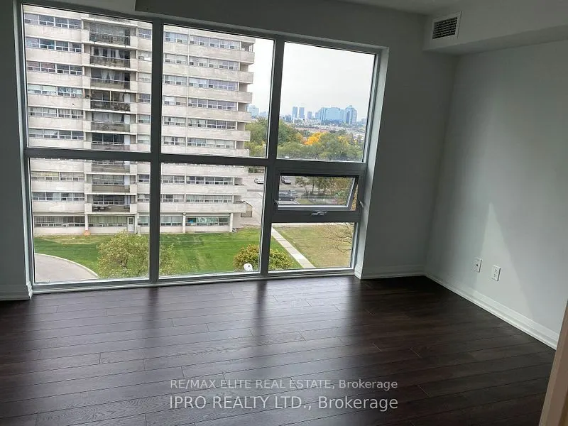 30 Meadowglen Place, #612