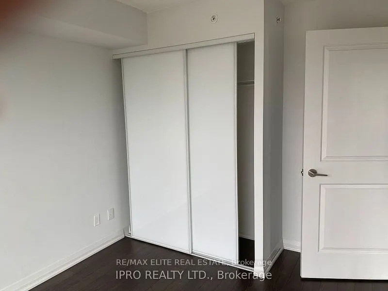 30 Meadowglen Place, #612