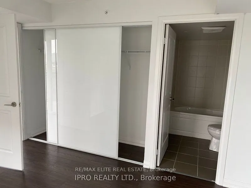 30 Meadowglen Place, #612