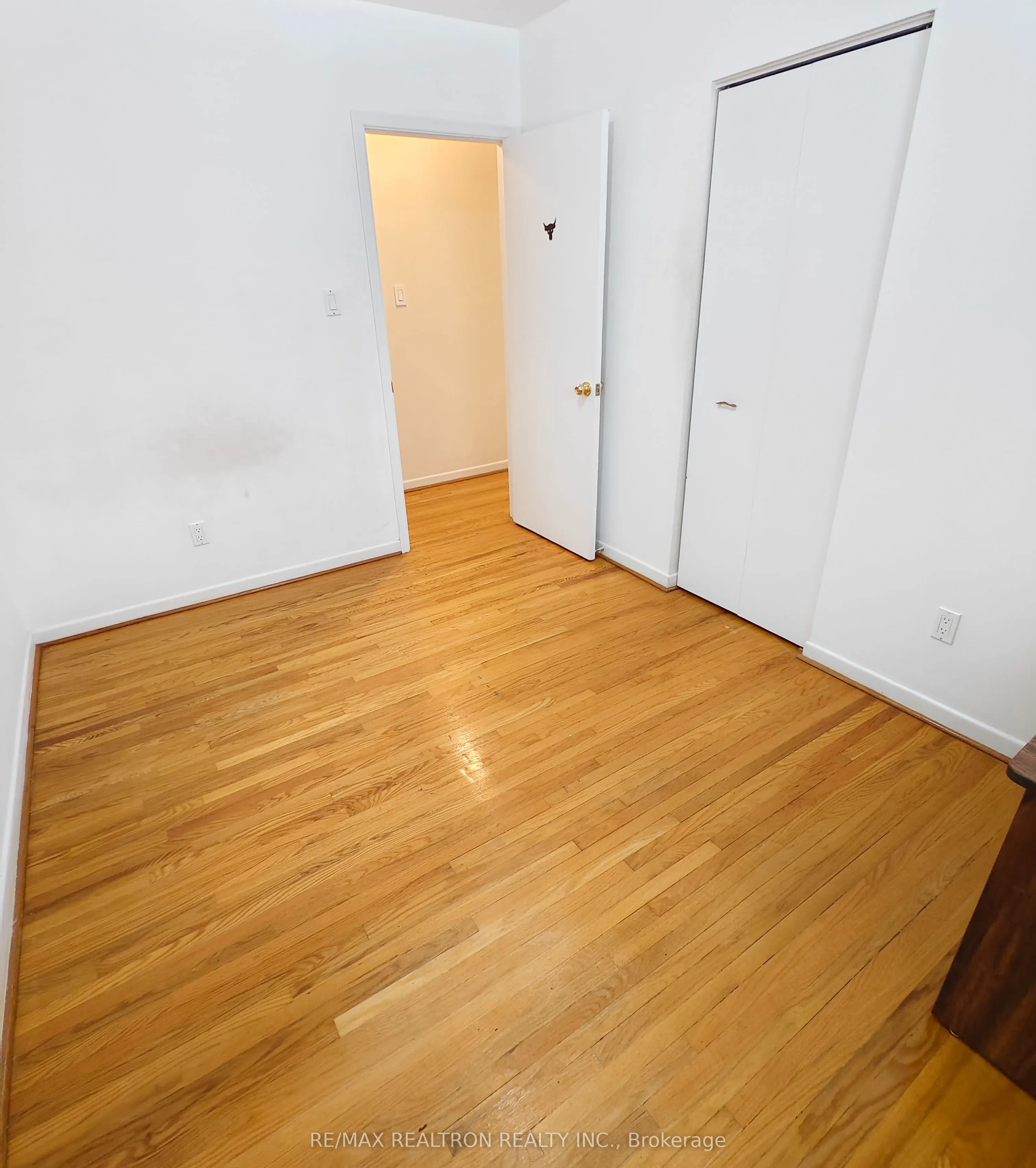 17 Dibgate Boulevard, #Main Floor