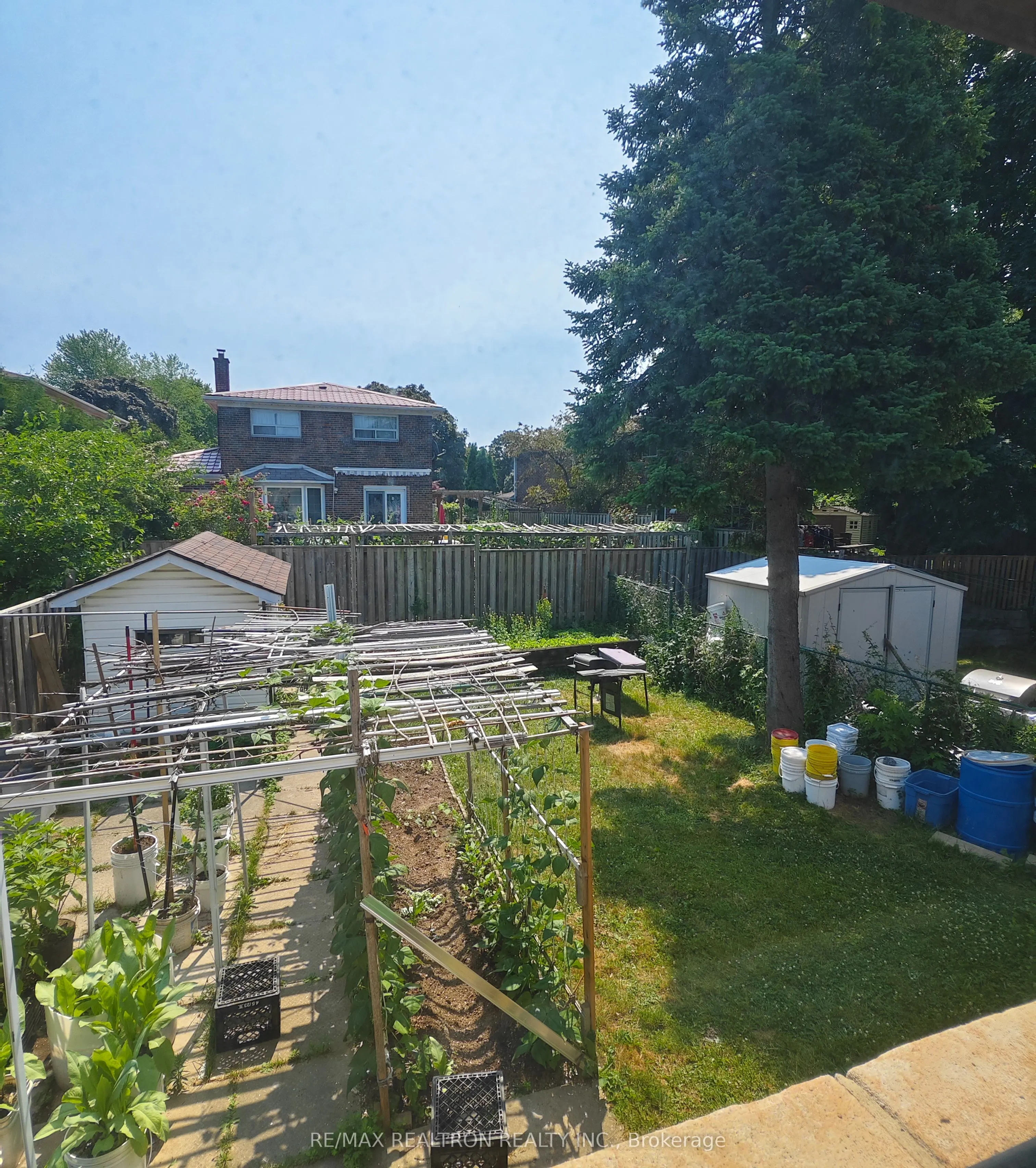 17 Dibgate Boulevard, #Main Floor