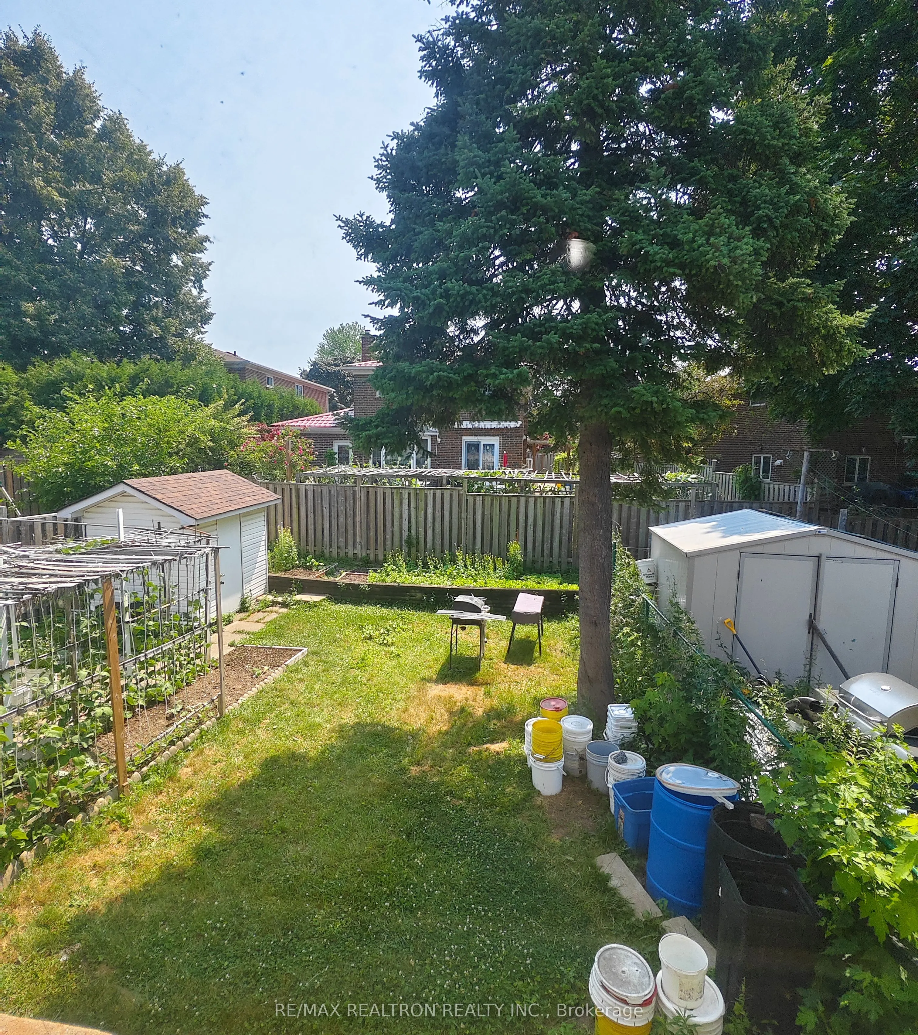 17 Dibgate Boulevard, #Main Floor