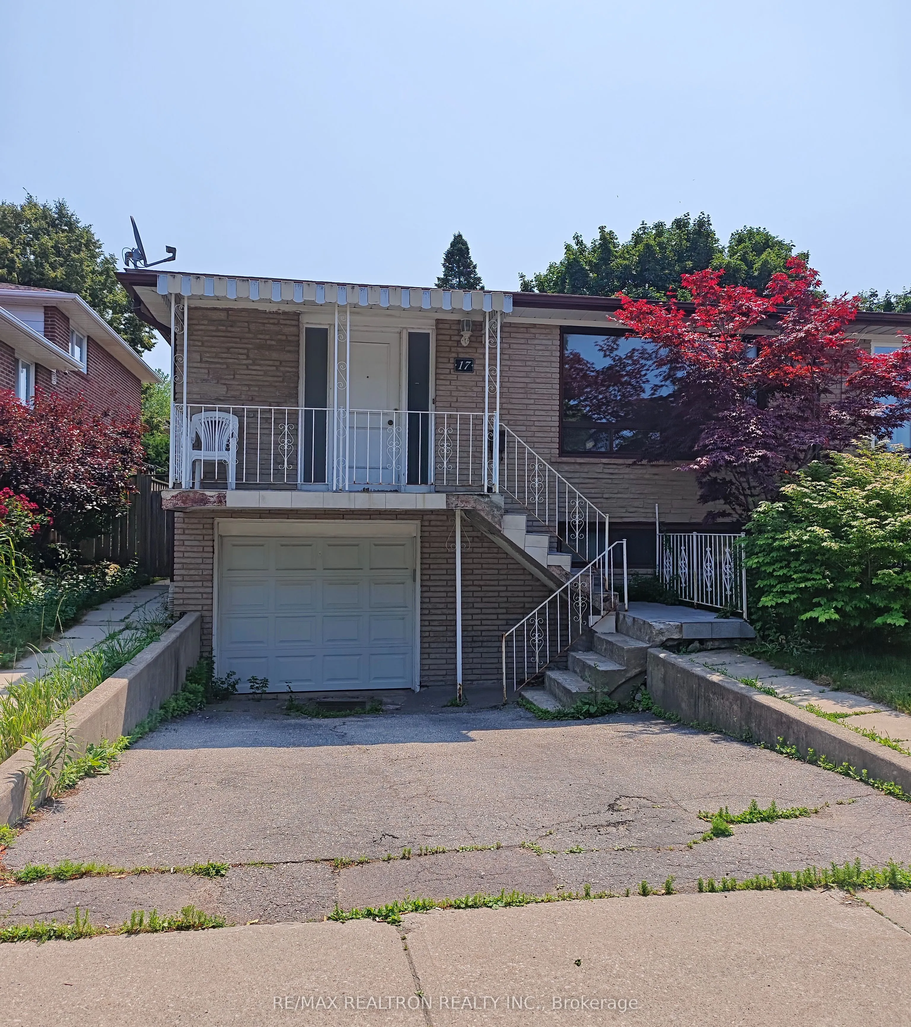 17 Dibgate Boulevard, #Main Floor