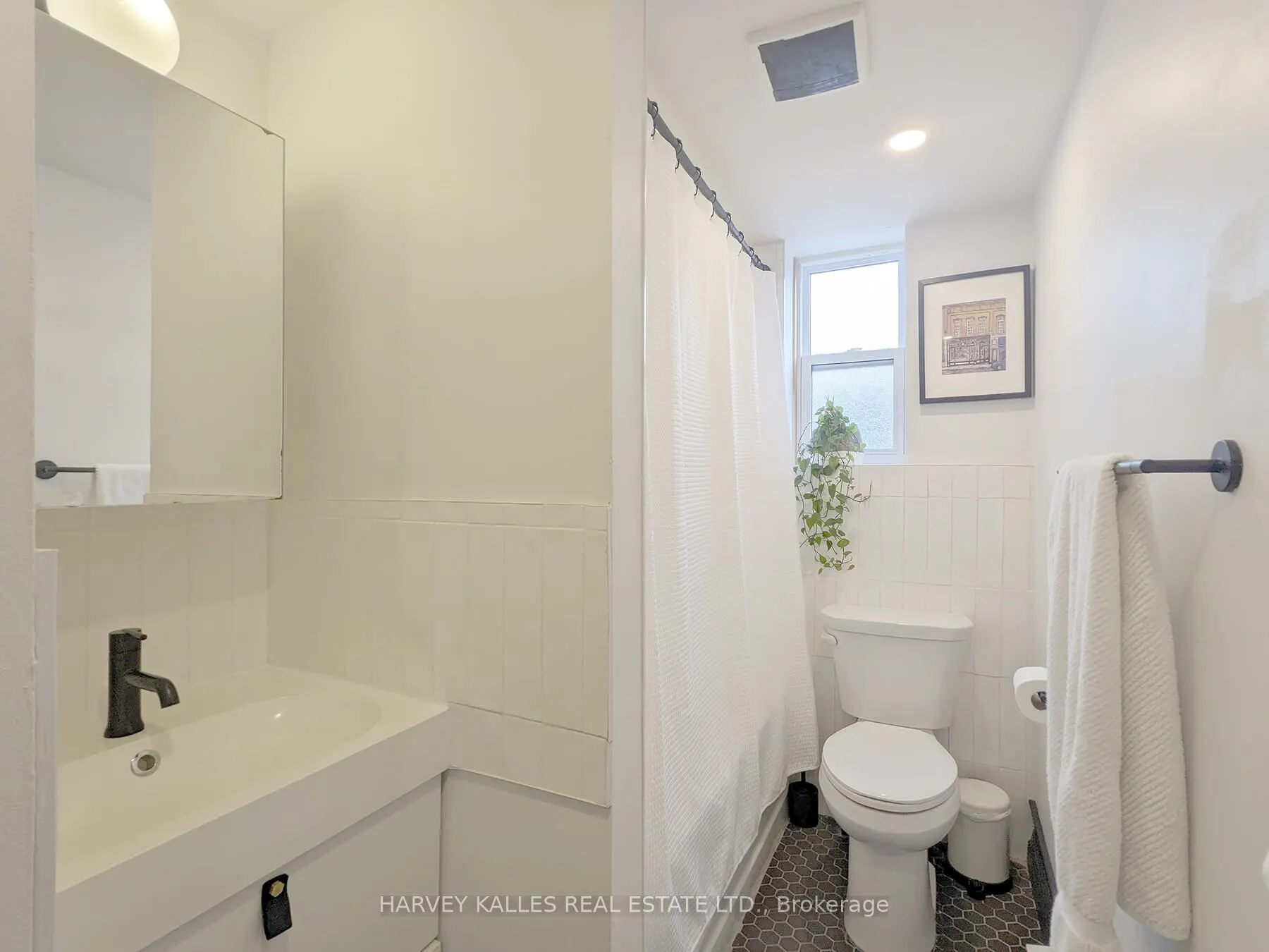 204 Kingston Road, #301