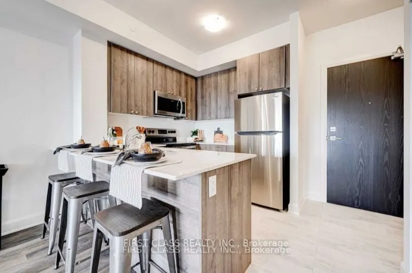 50 Lakebreeze Drive, #317