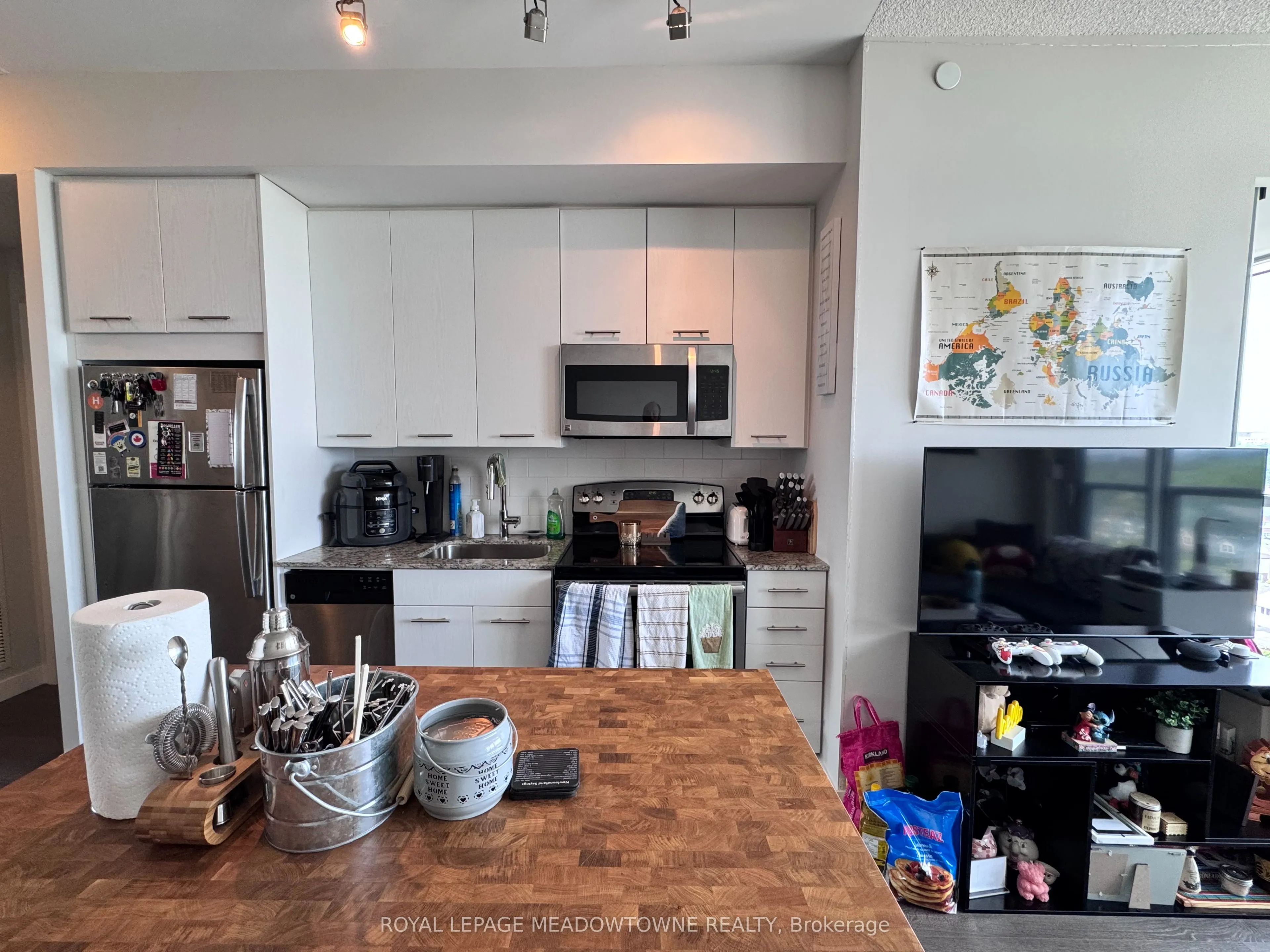 2055 Danforth Avenue, #903