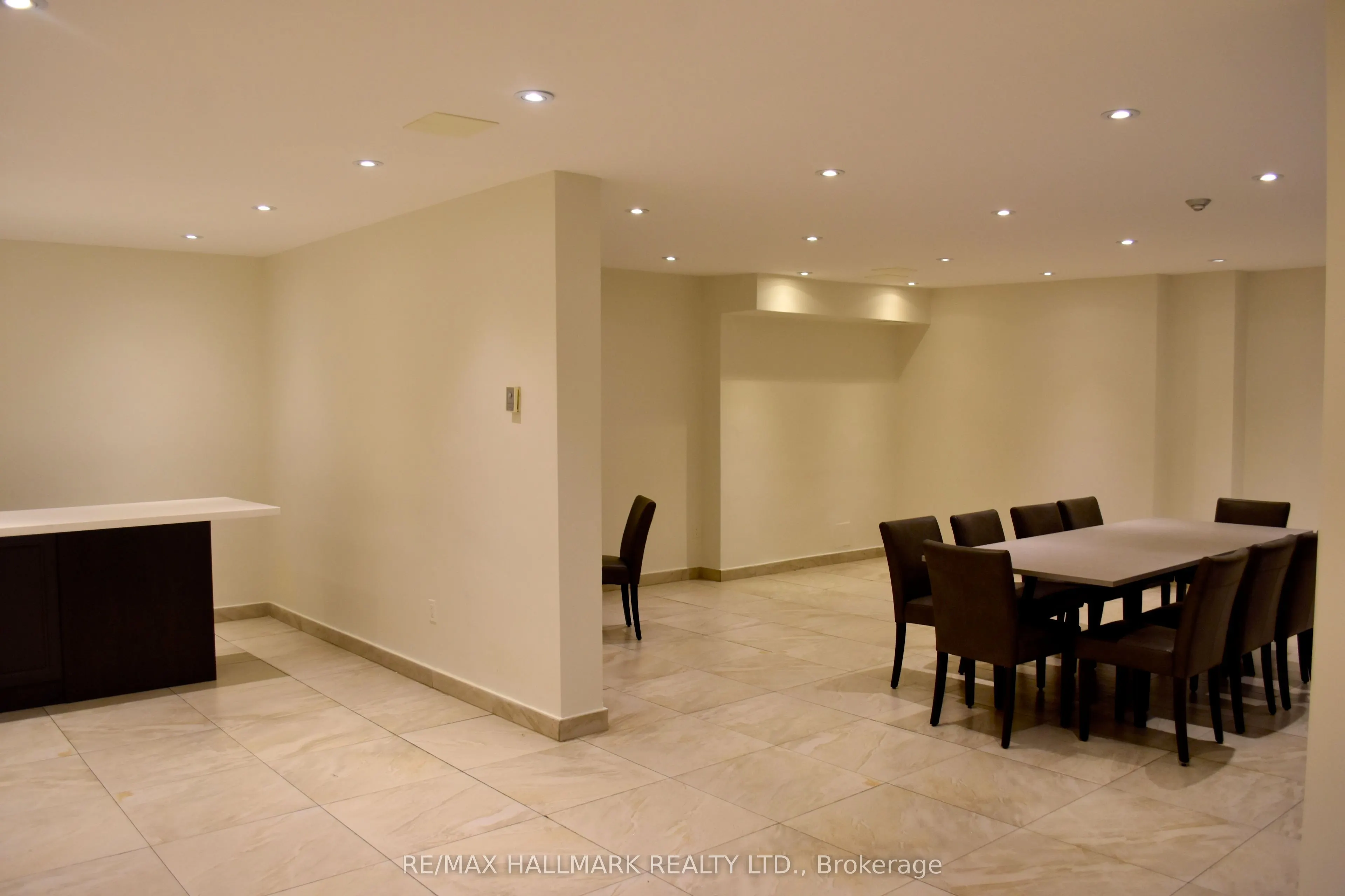 270 Palmdale Drive, #310