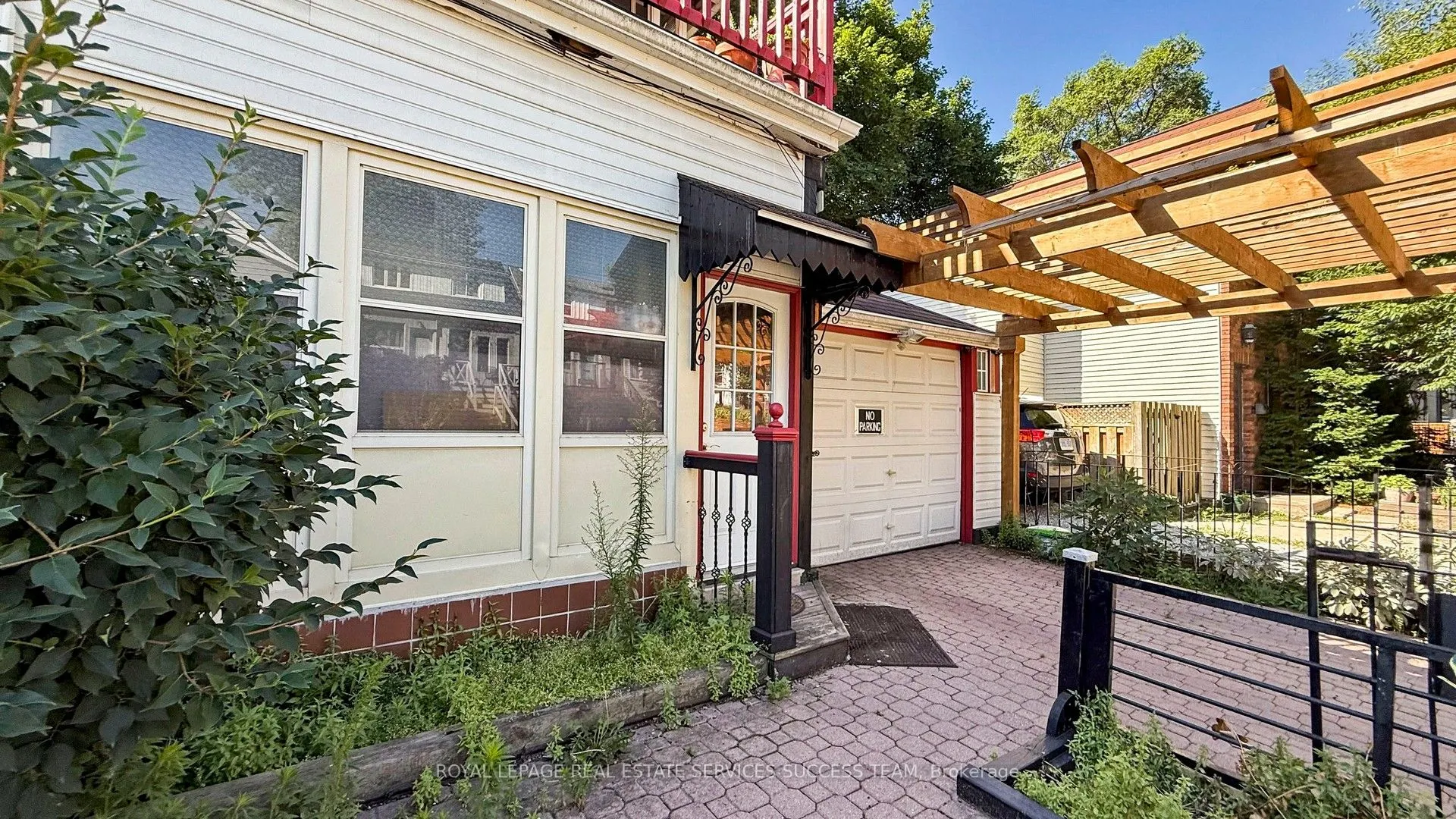 404 Woodfield Road