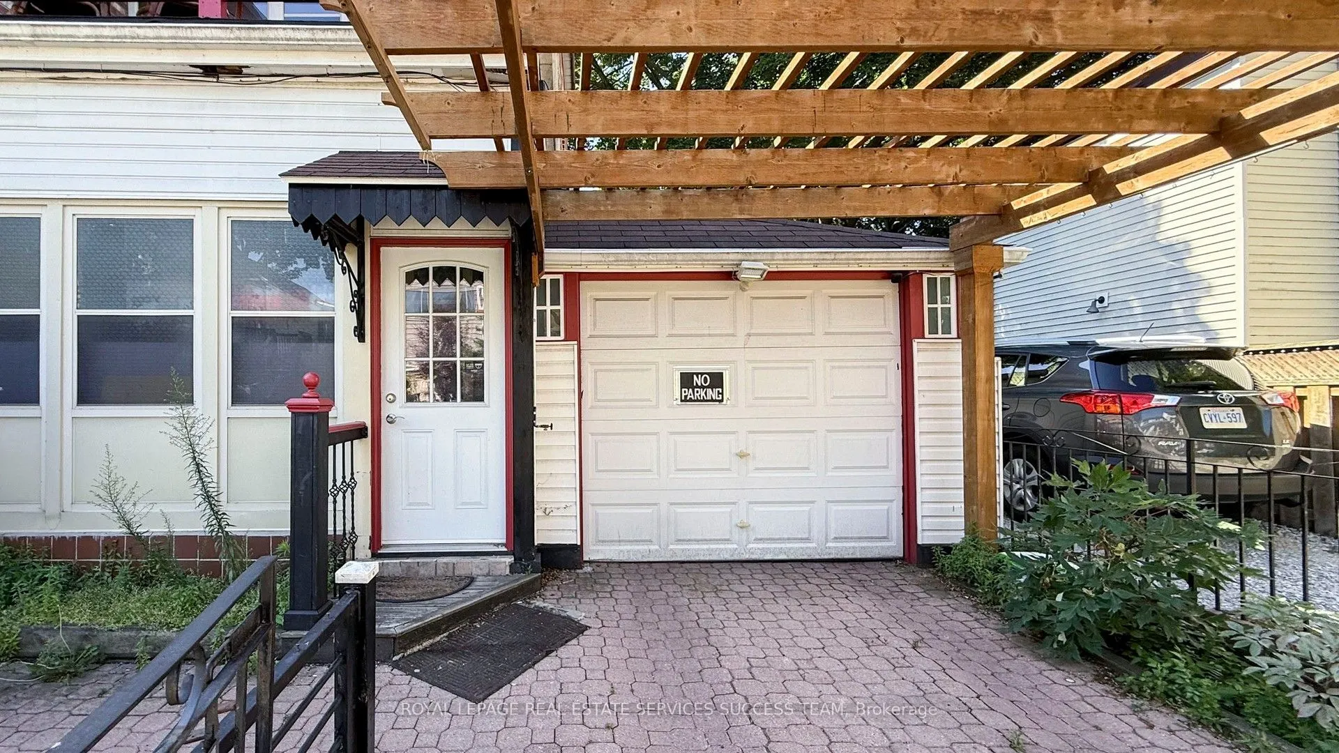 404 Woodfield Road