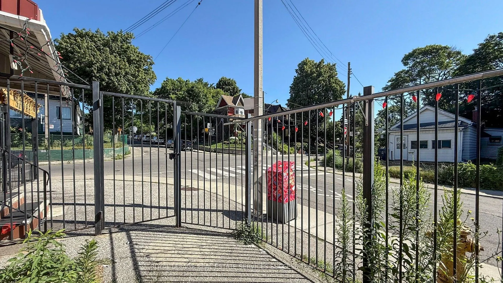 404 Woodfield Road