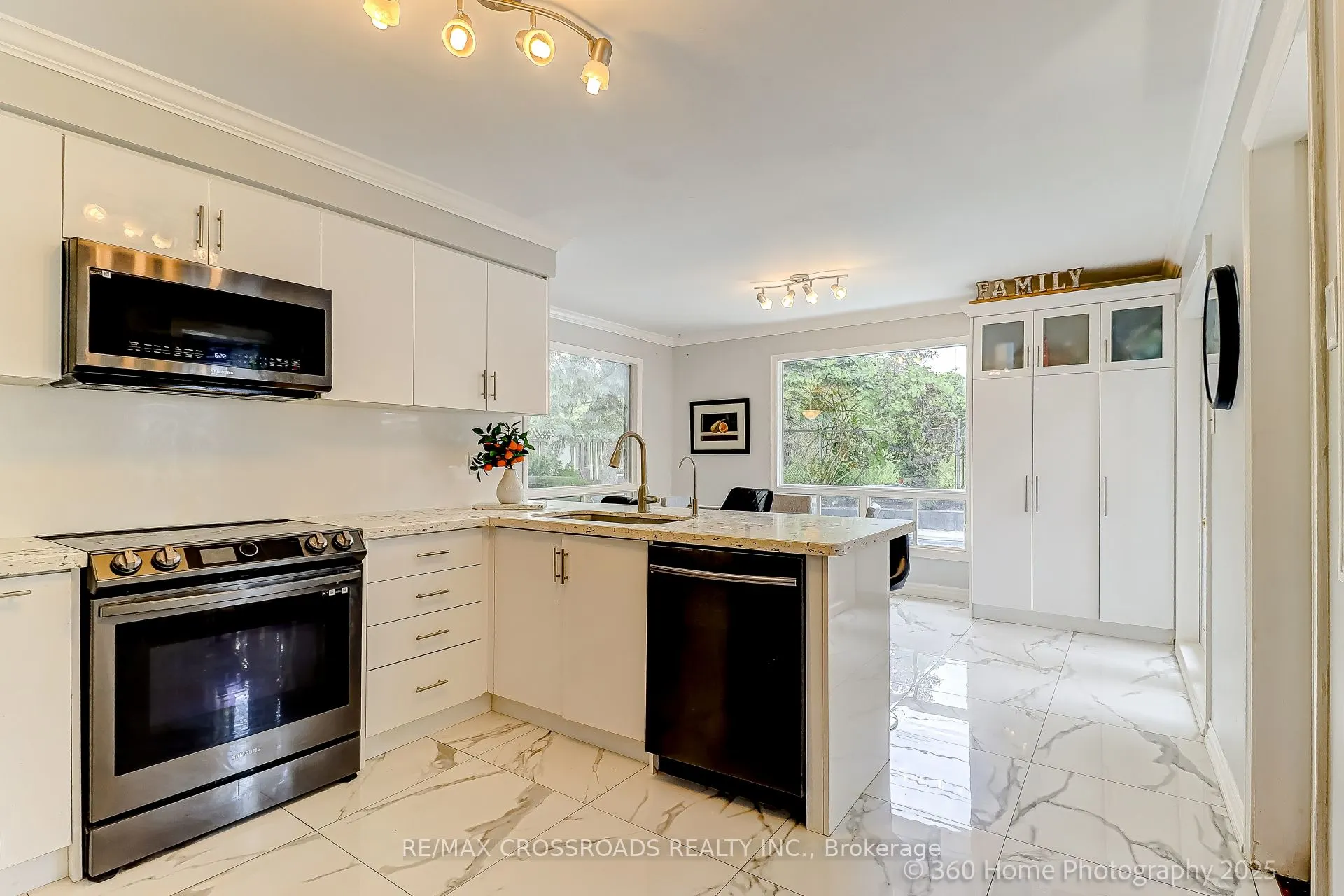 2081 Lynn Heights Drive