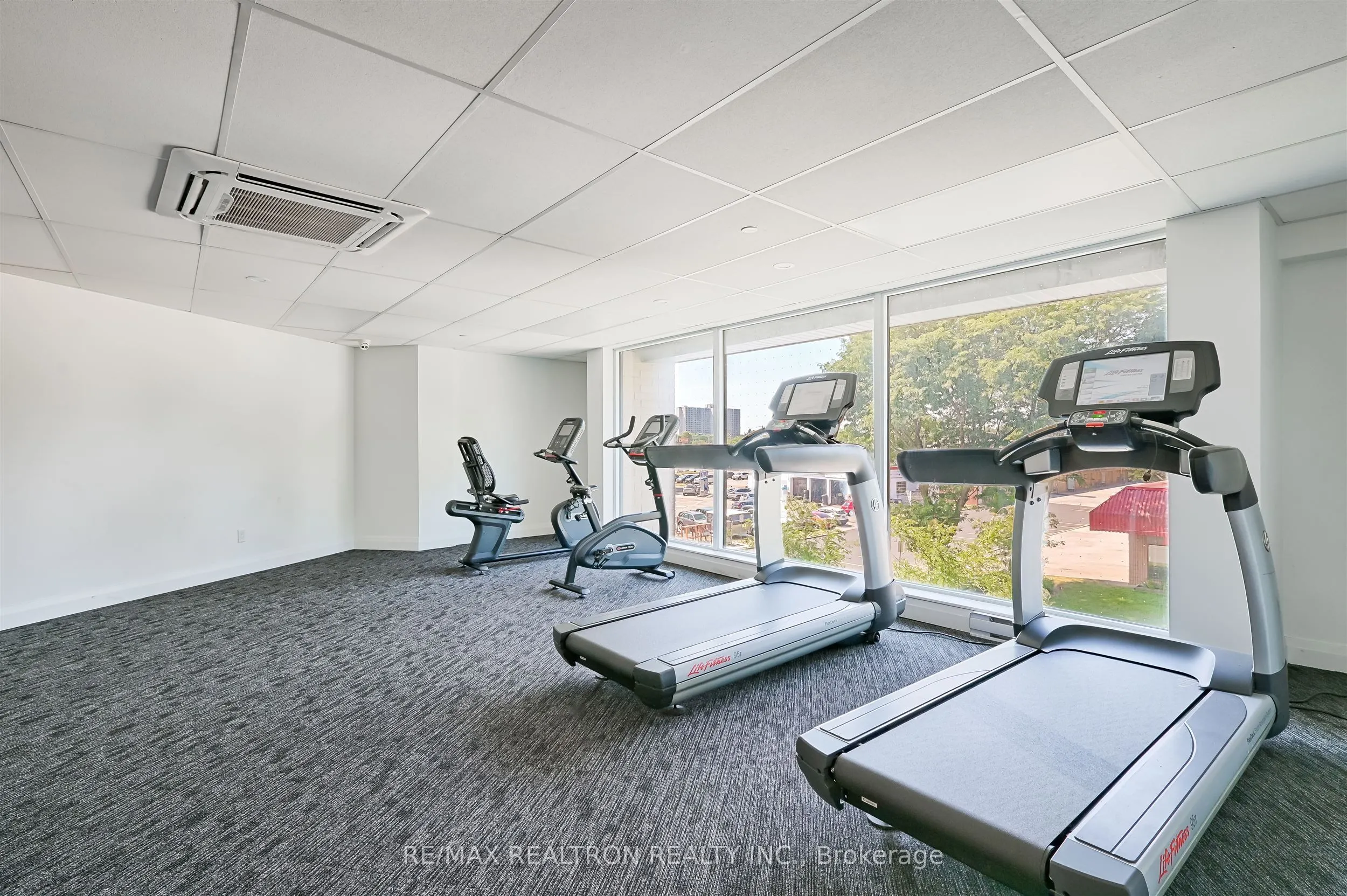 1 Falaise Road, #505