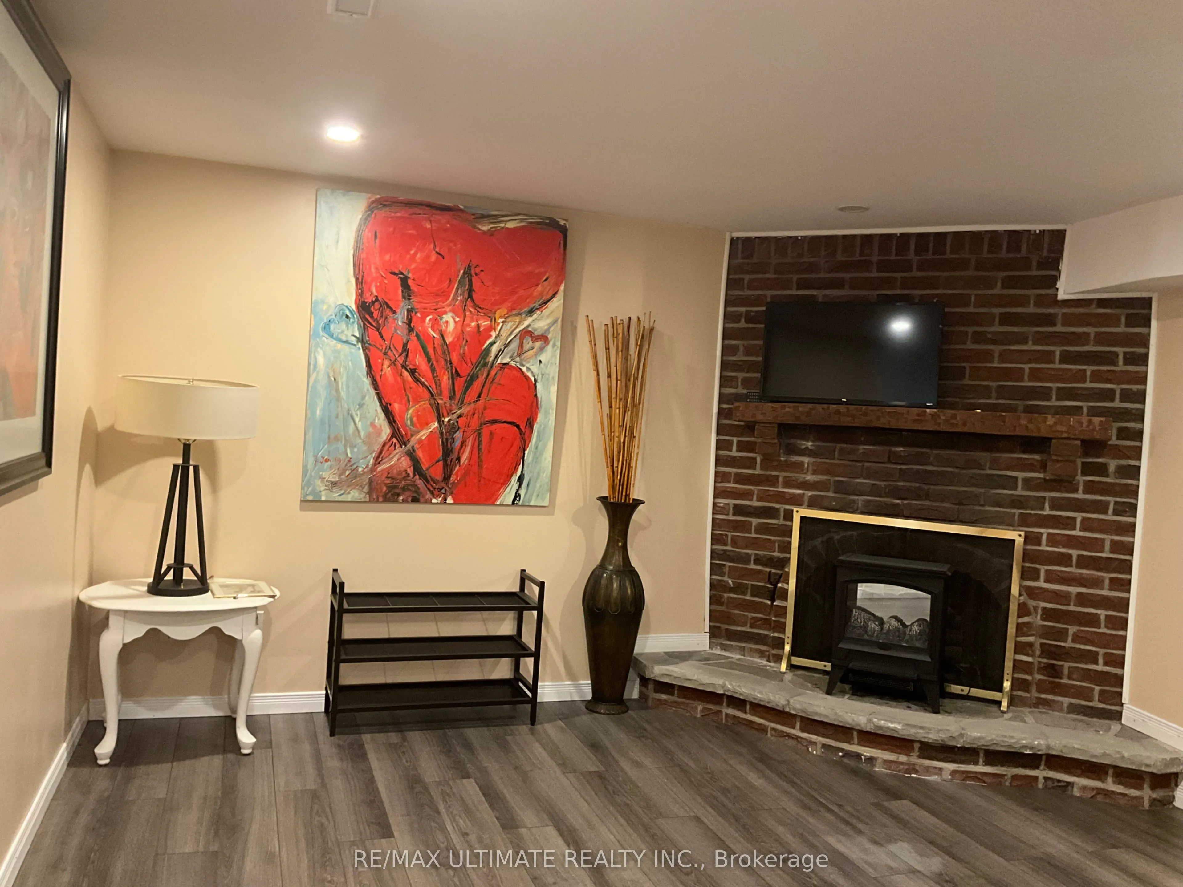 60 Westcroft Drive
