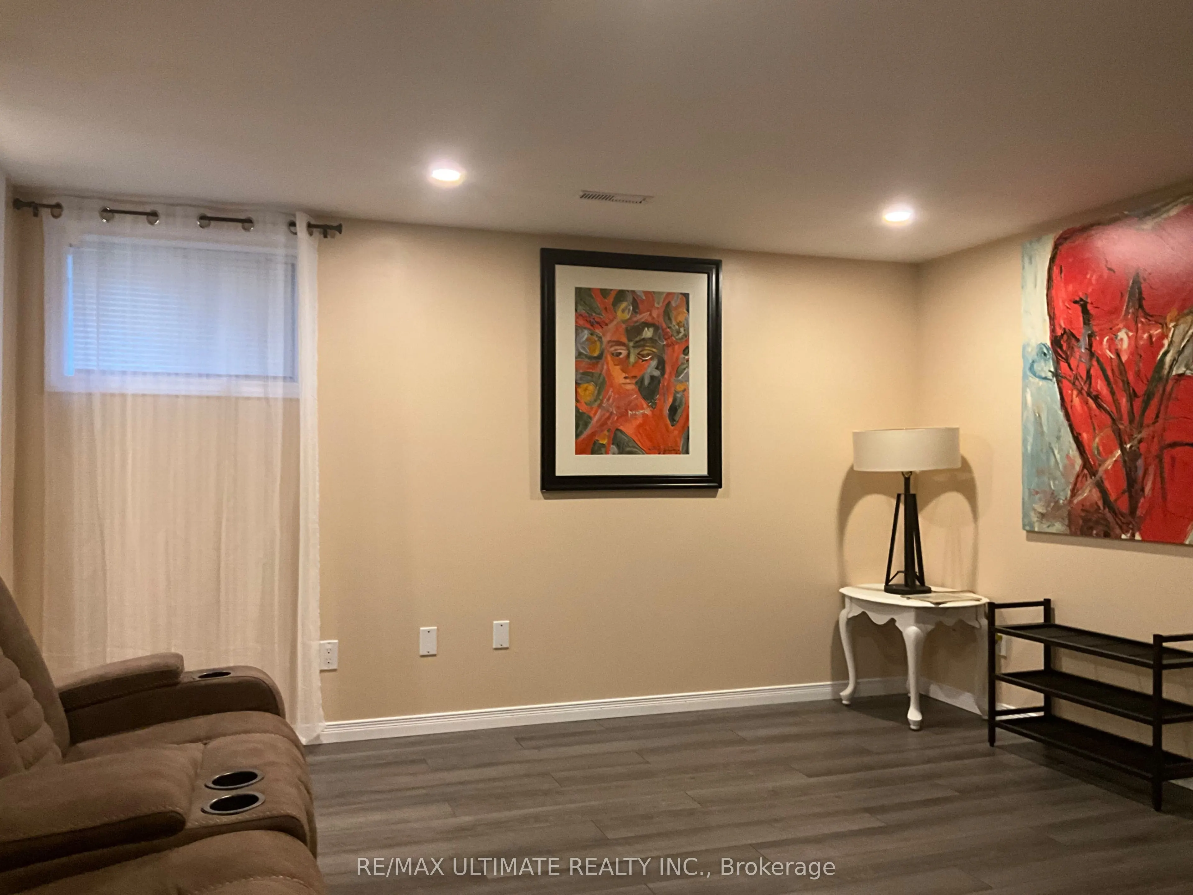60 Westcroft Drive