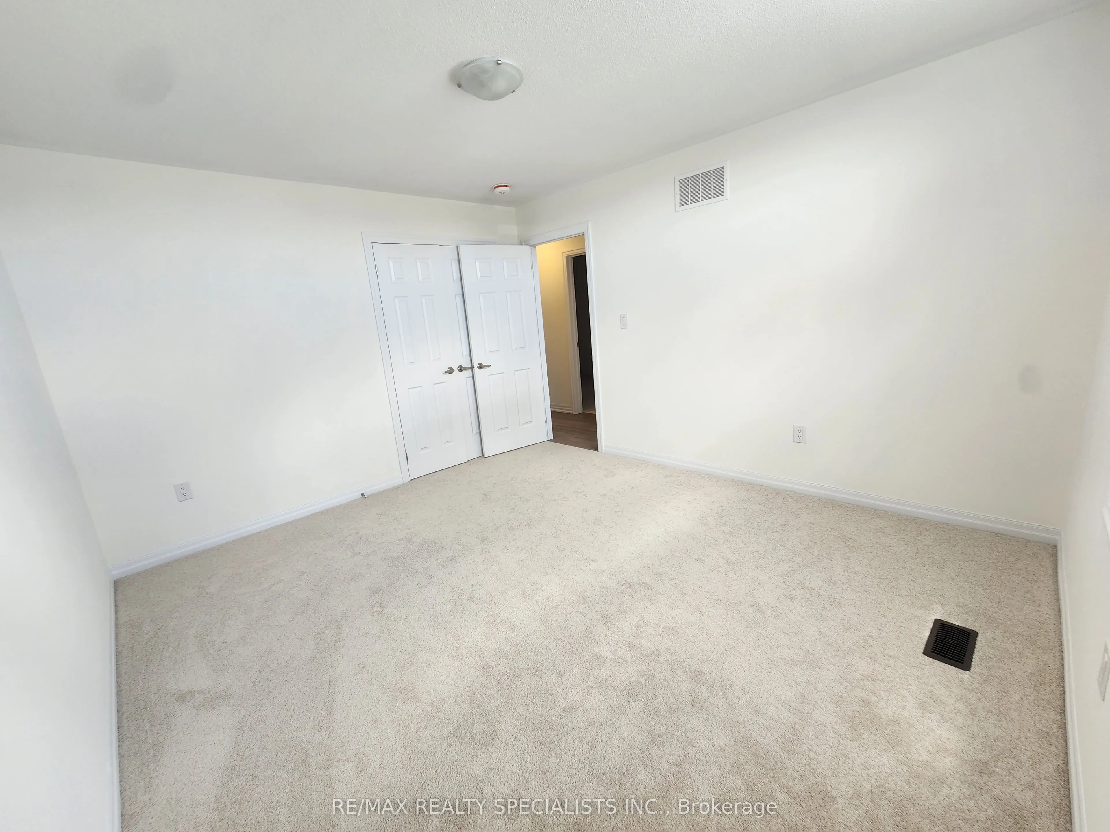 10 Ed Ewert Avenue