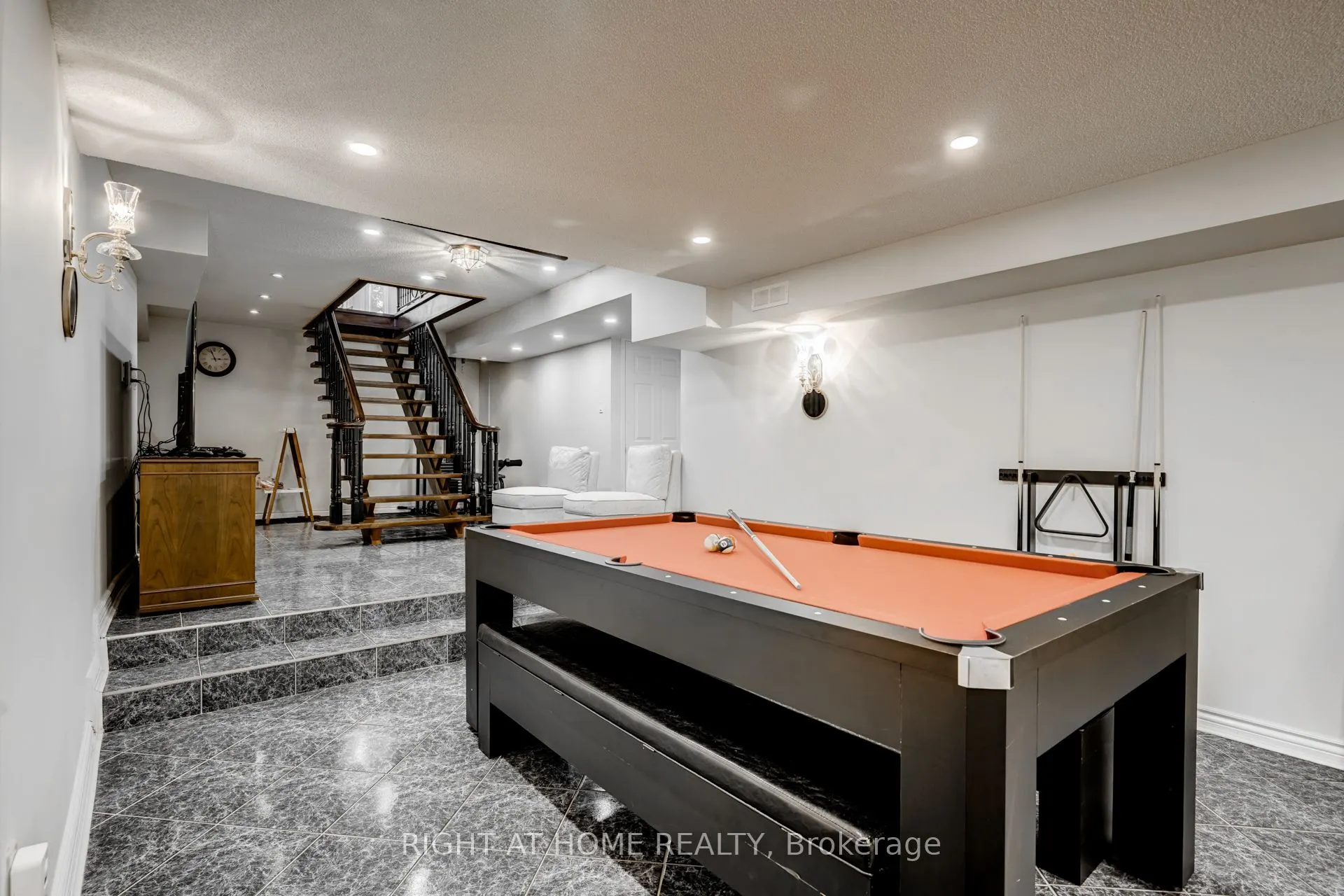 35 Sayor Drive