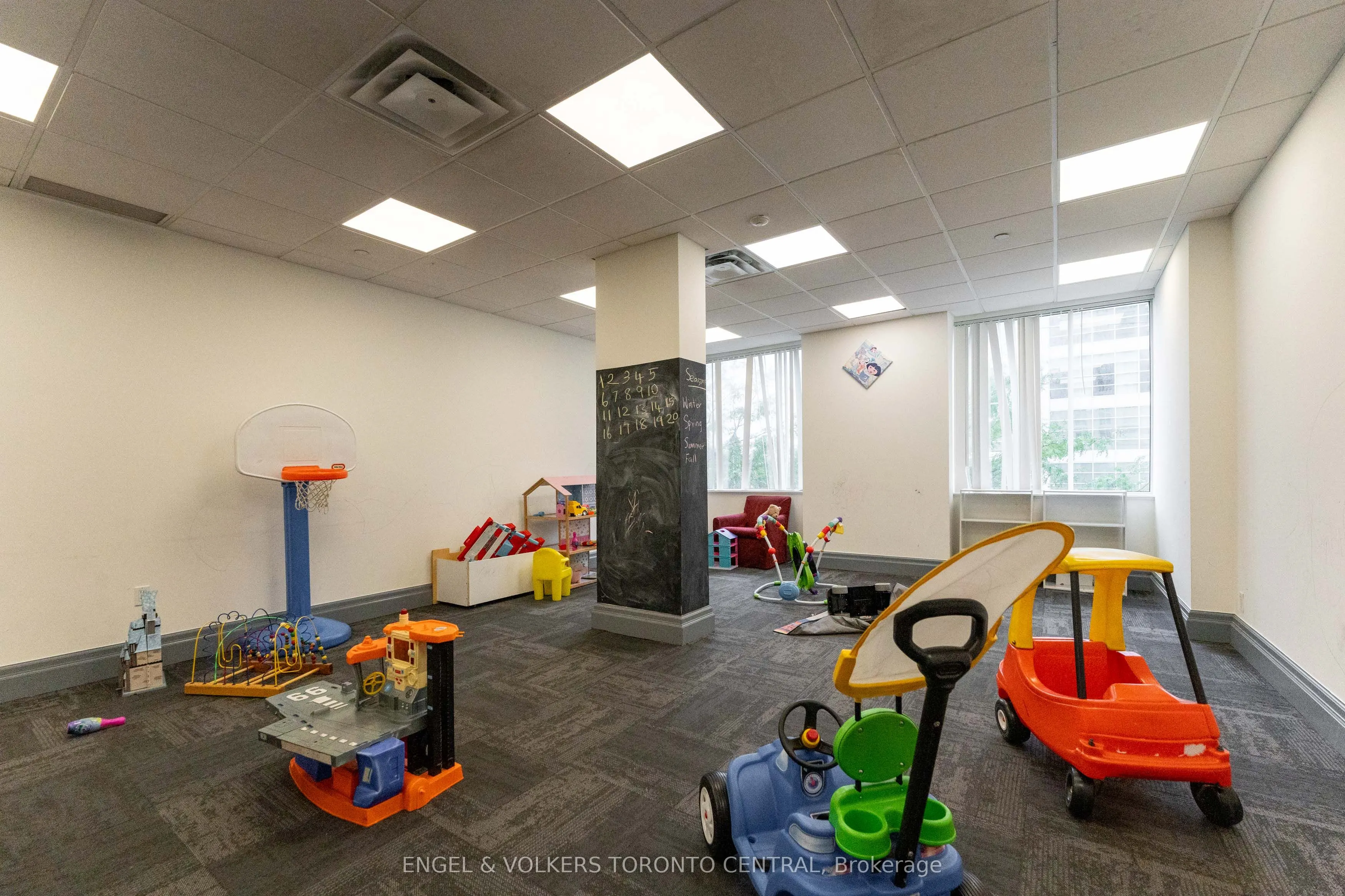 1 Lee Centre Drive, #715