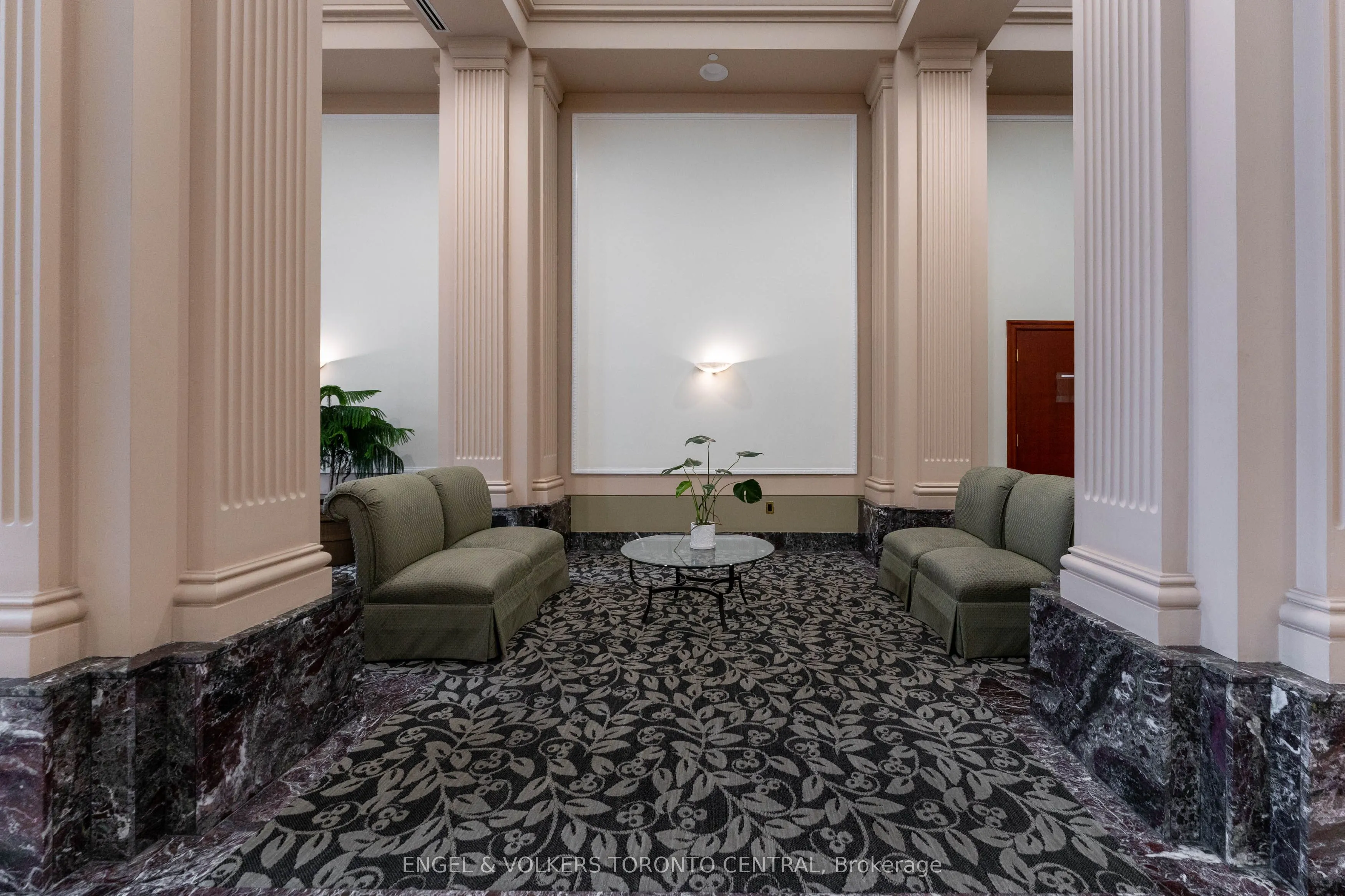 1 Lee Centre Drive, #715