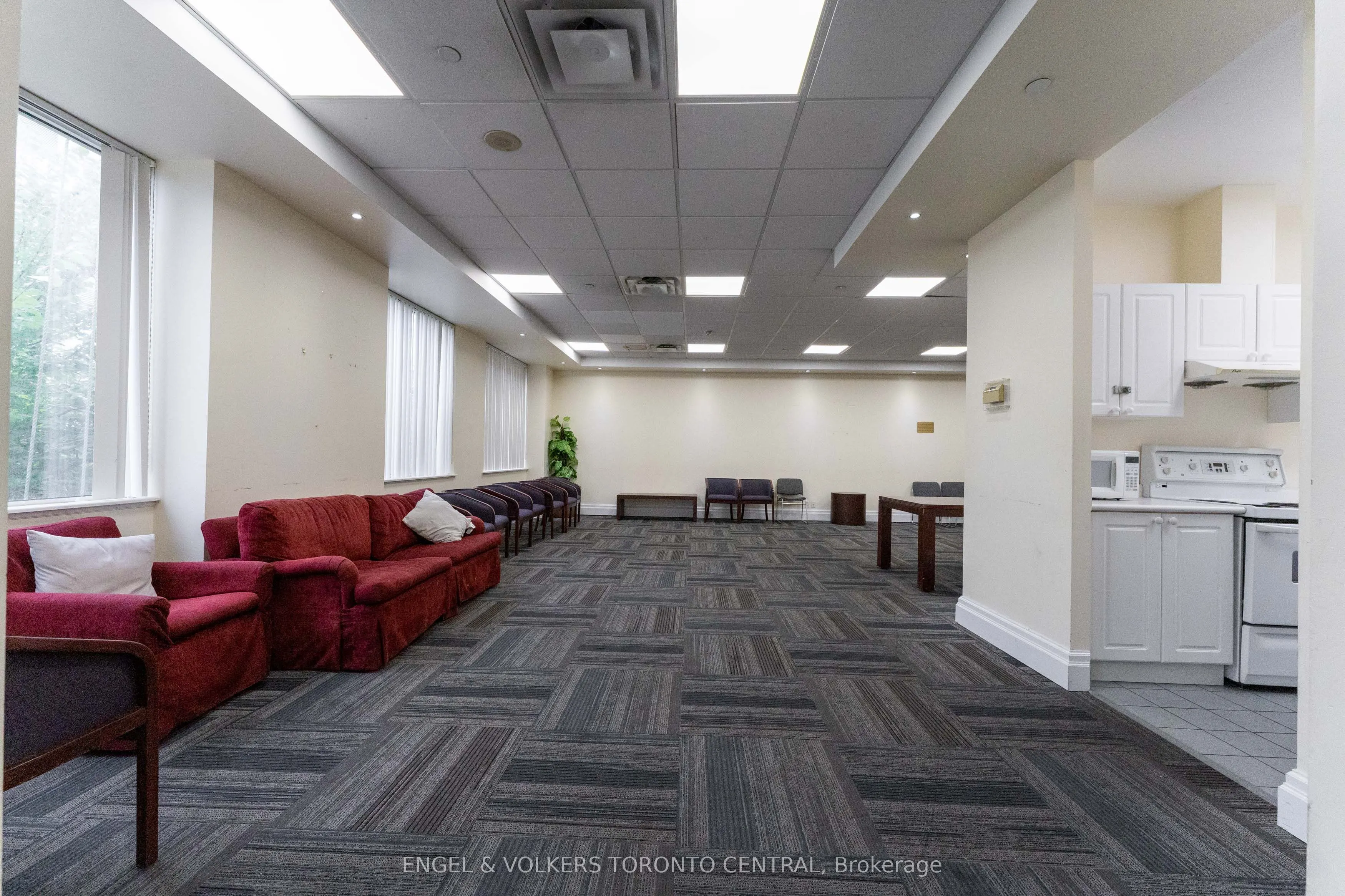 1 Lee Centre Drive, #715