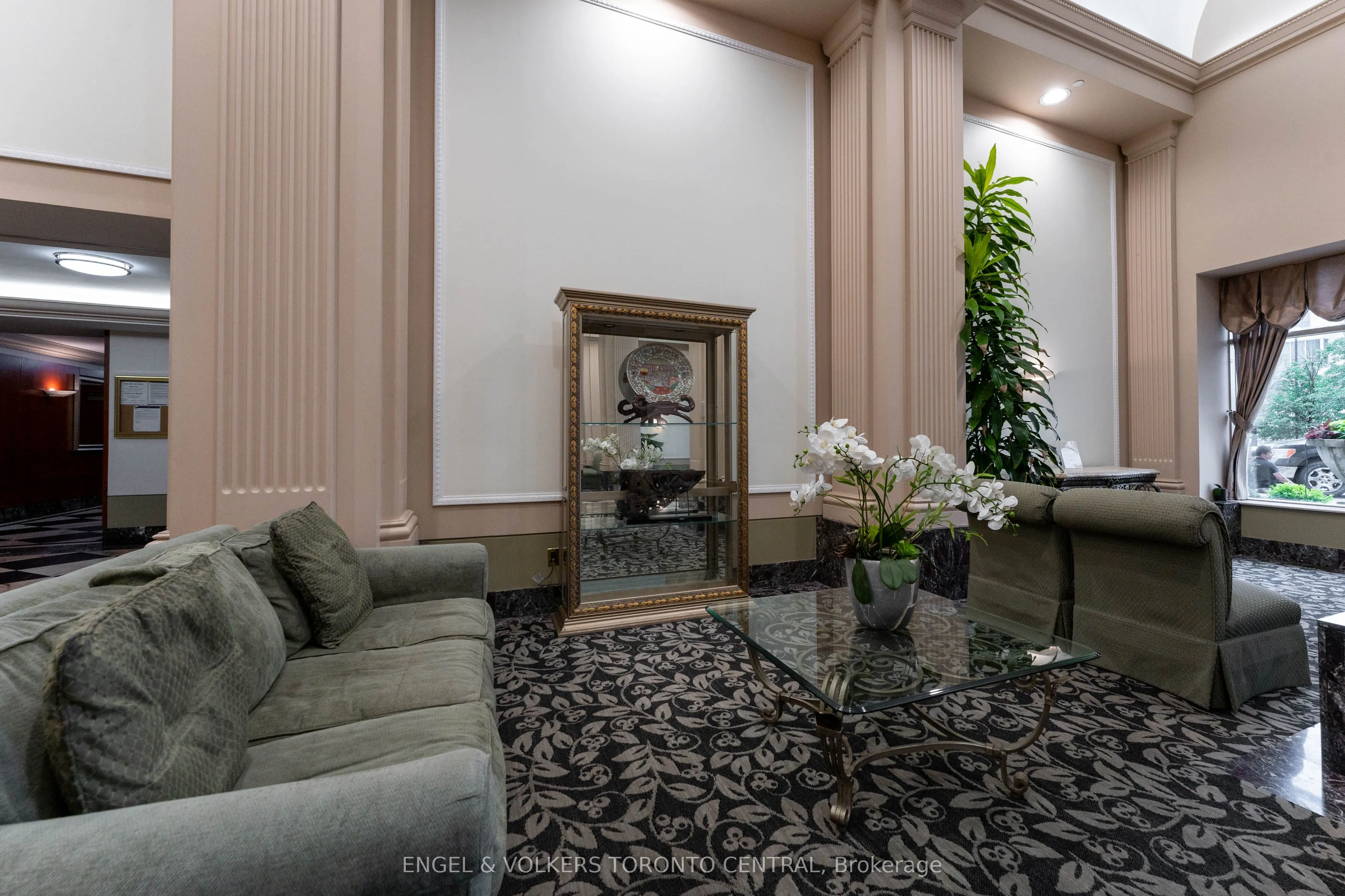 1 Lee Centre Drive, #715