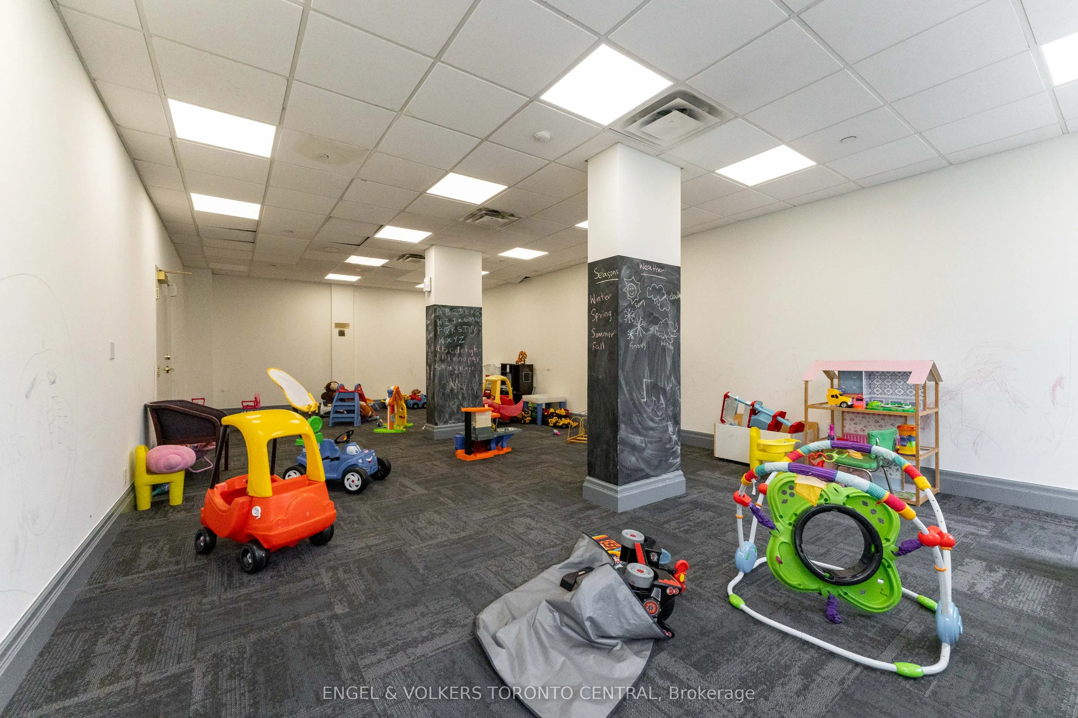 1 Lee Centre Drive, #715
