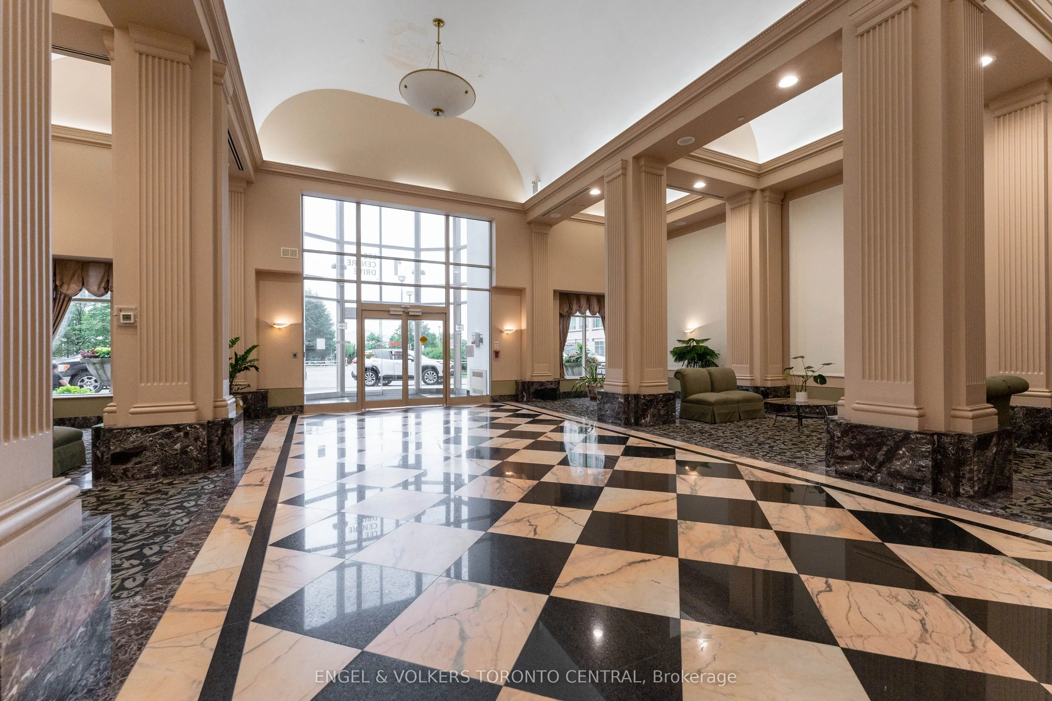 1 Lee Centre Drive, #715