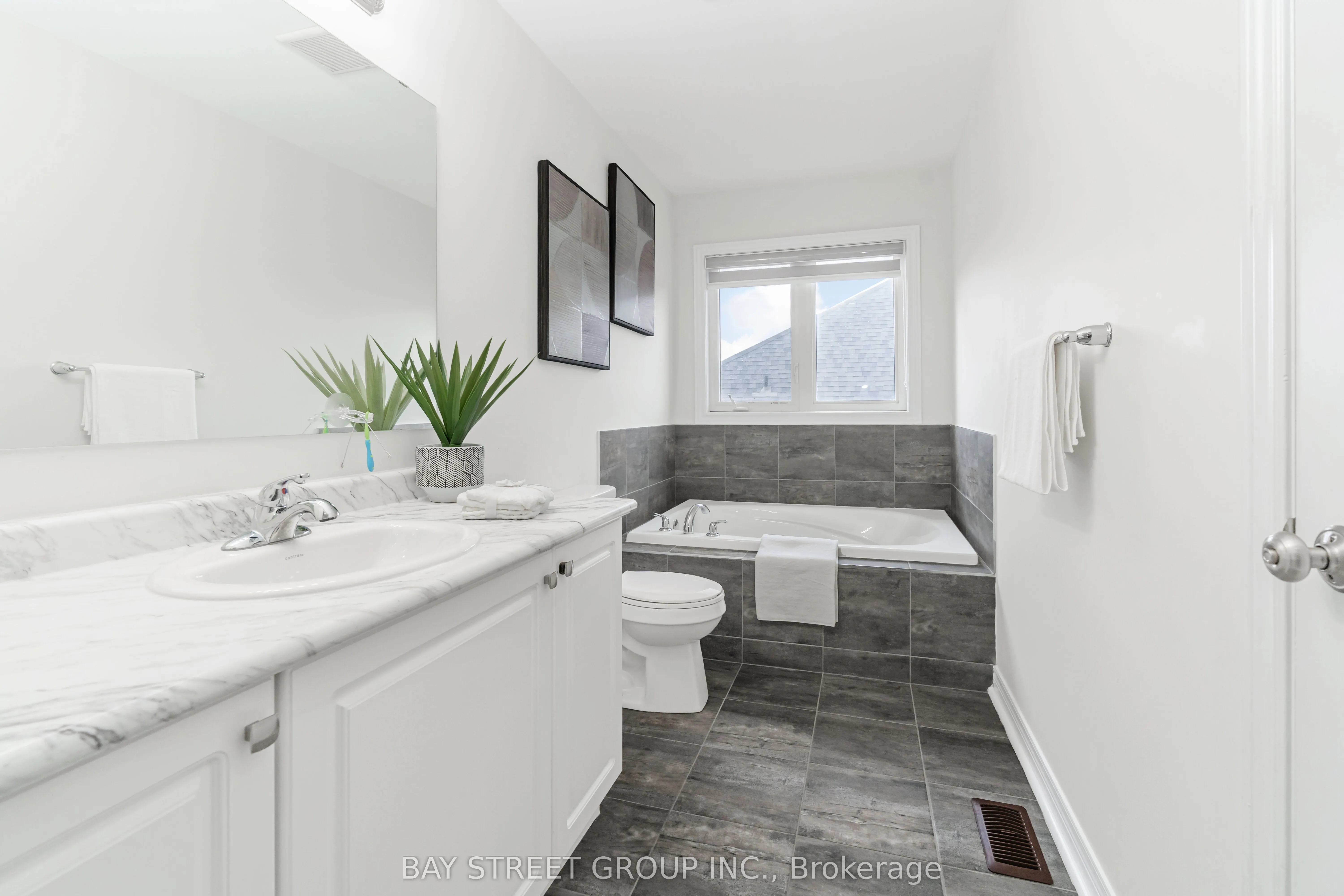2487 Hibiscus Drive
