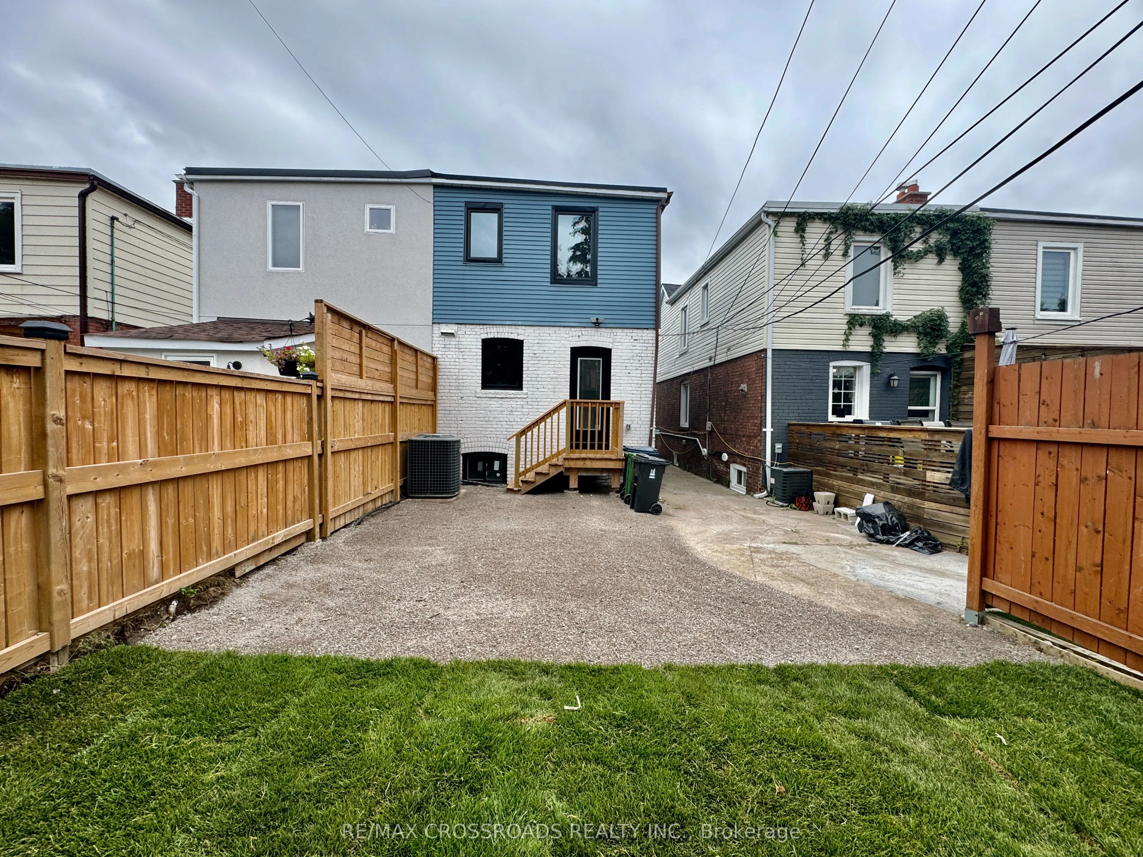 548 Glebeholme Boulevard