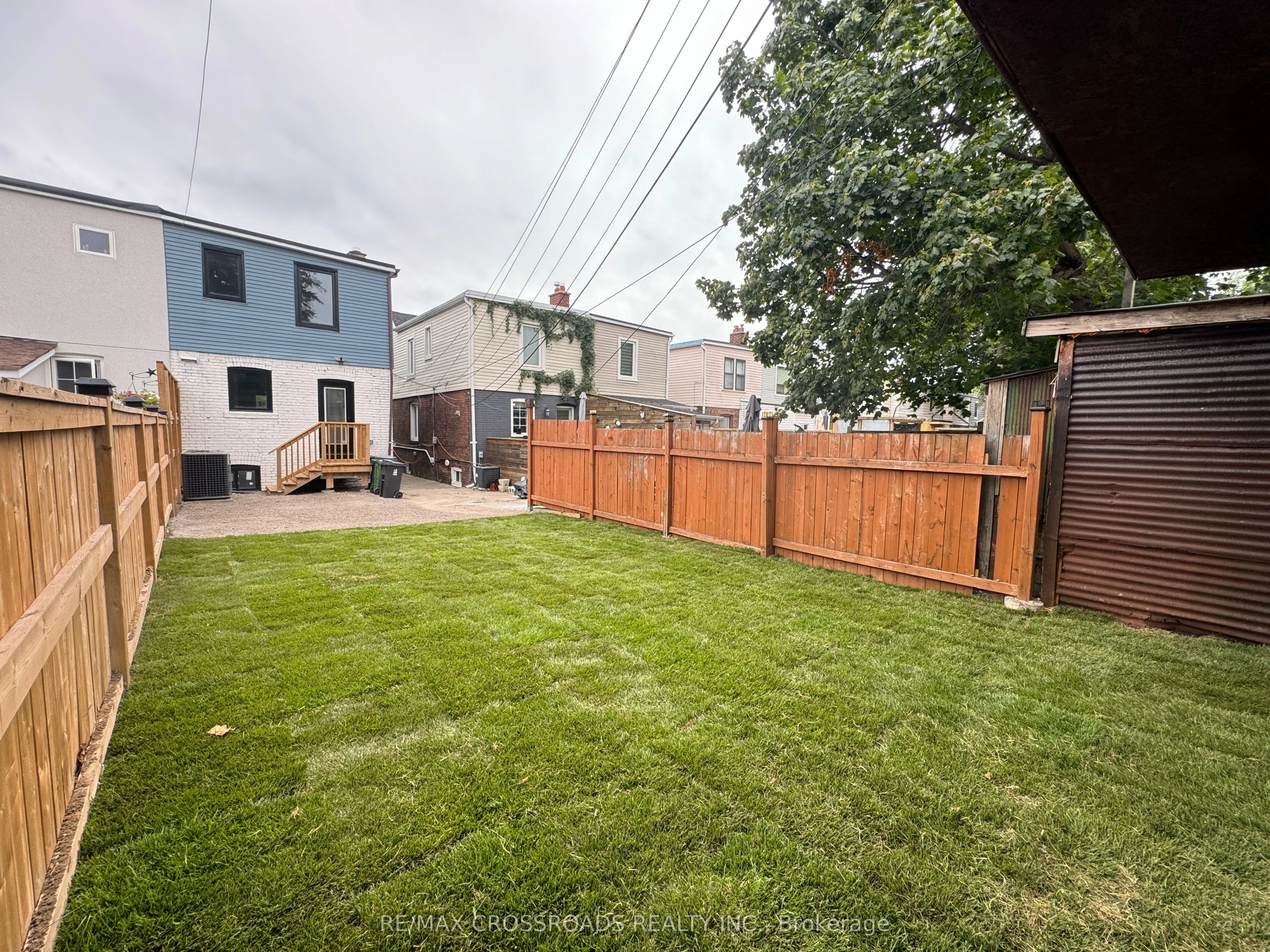 548 Glebeholme Boulevard