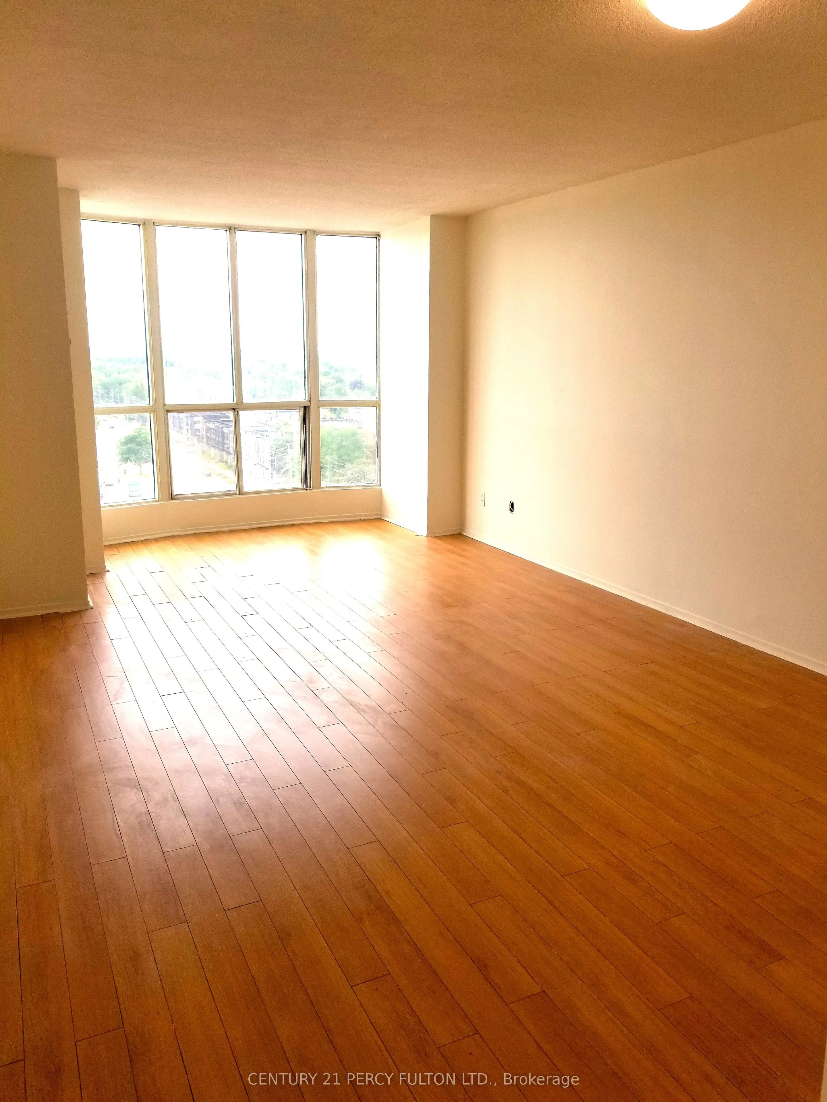 1470 Midland Avenue, #1207