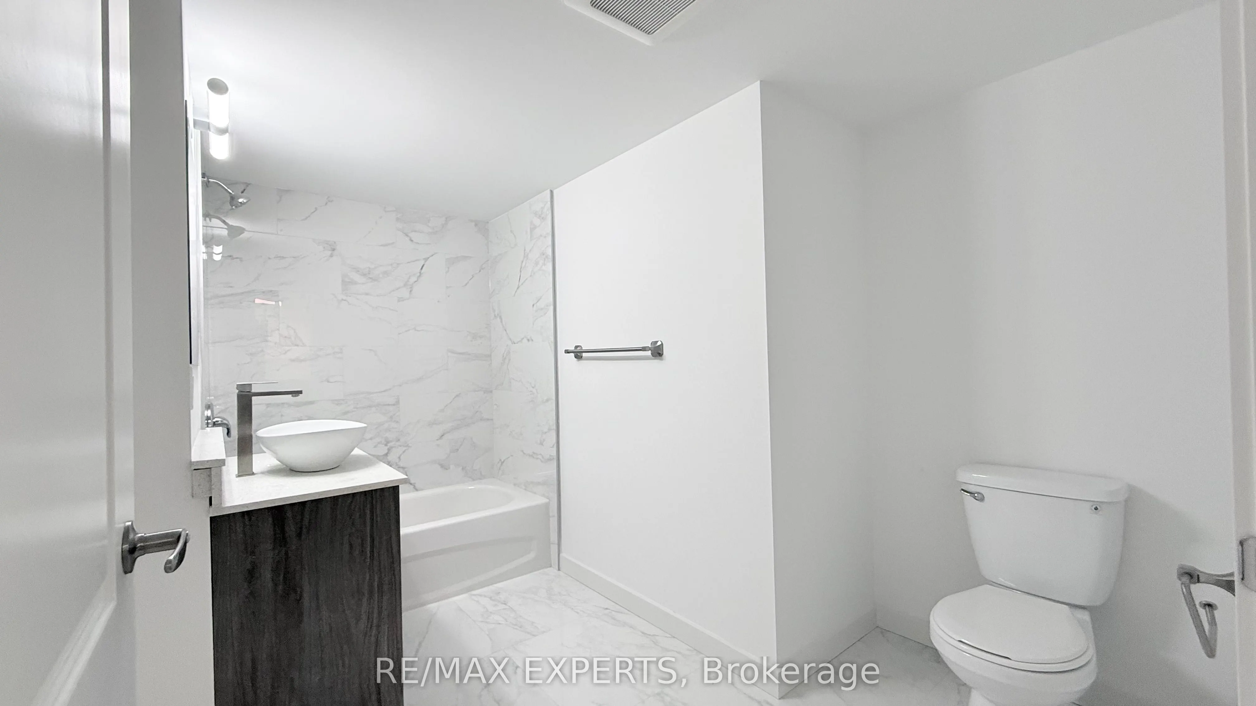 45 Connaught Avenue #302