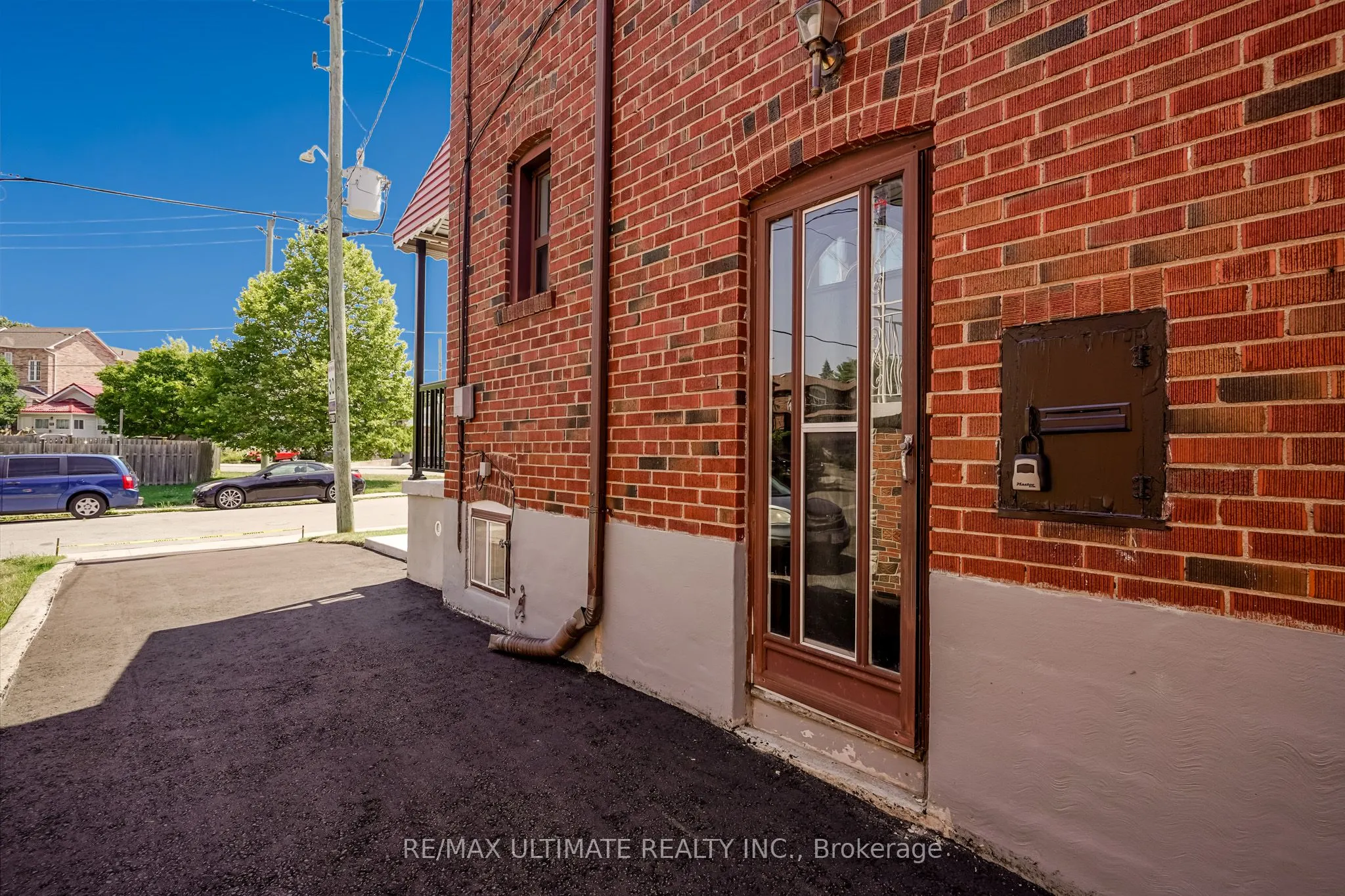 6A North Woodrow Boulevard