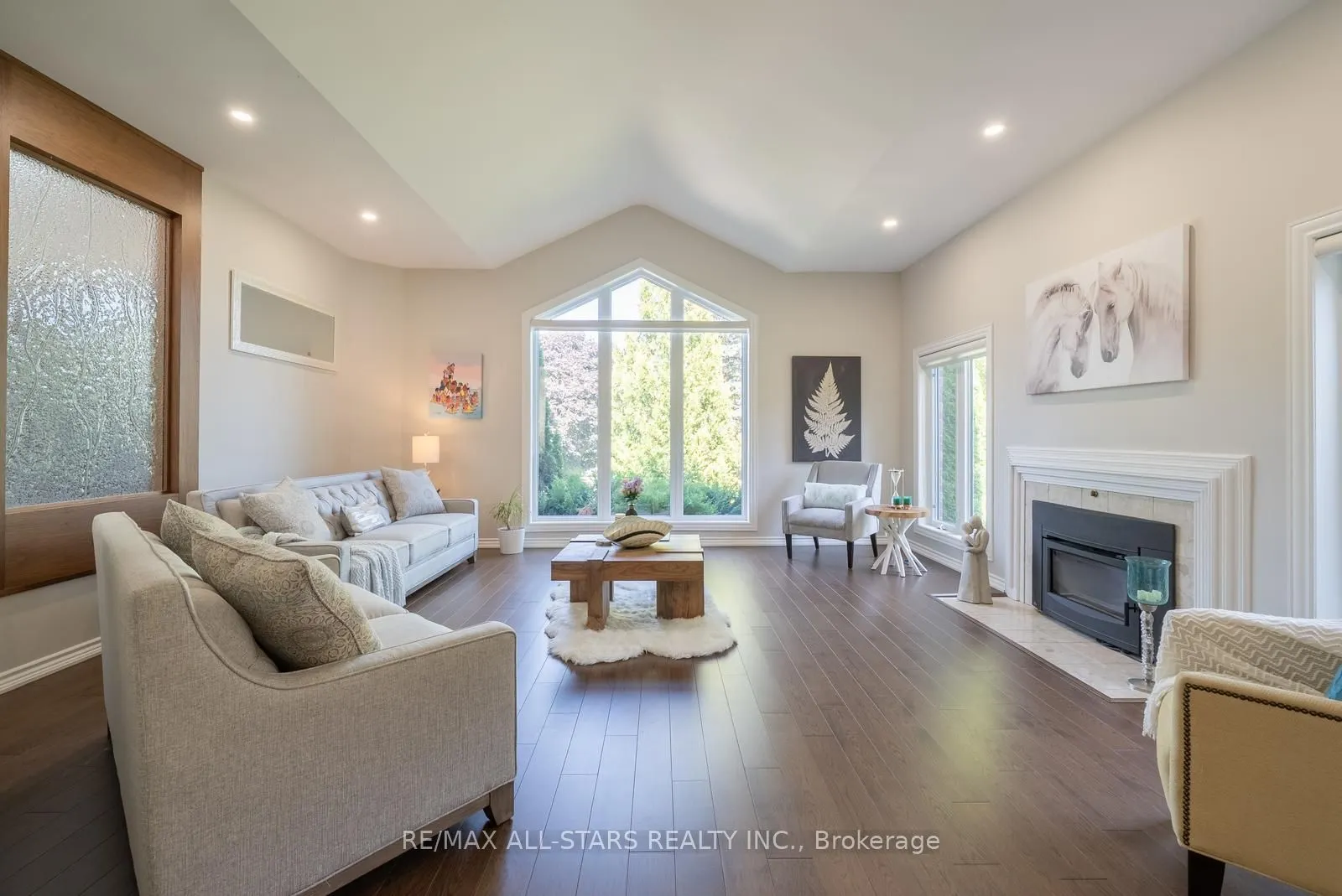 64 Woodbridge Circle