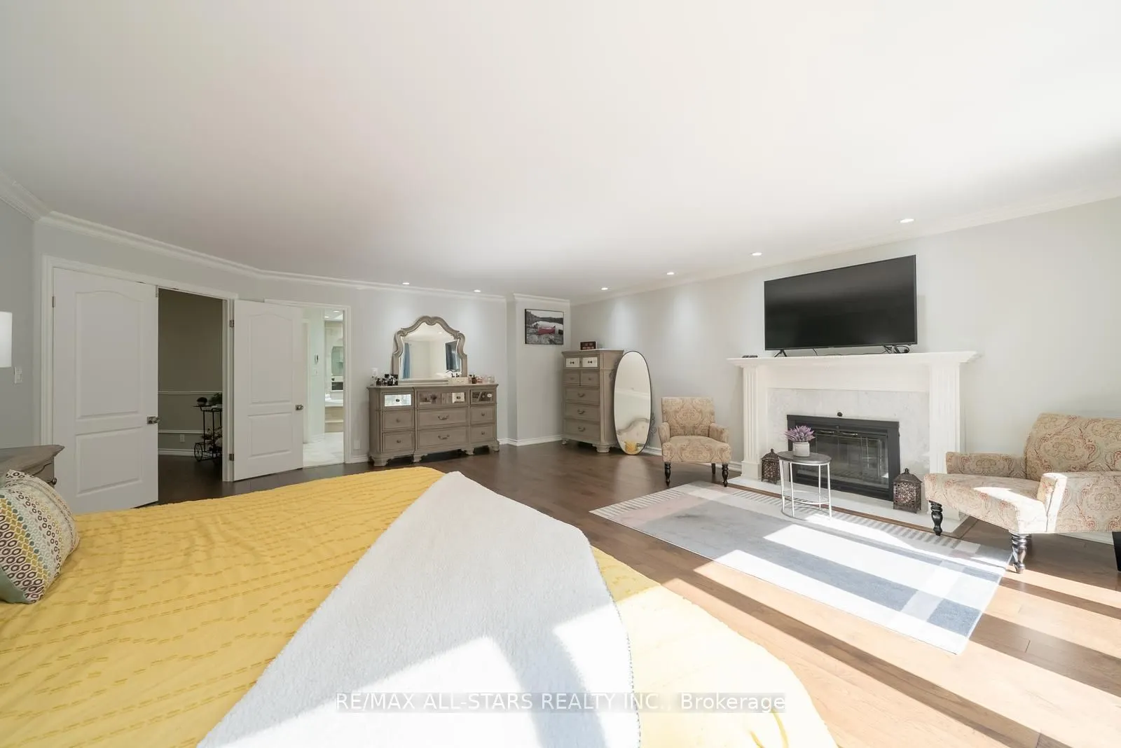 64 Woodbridge Circle