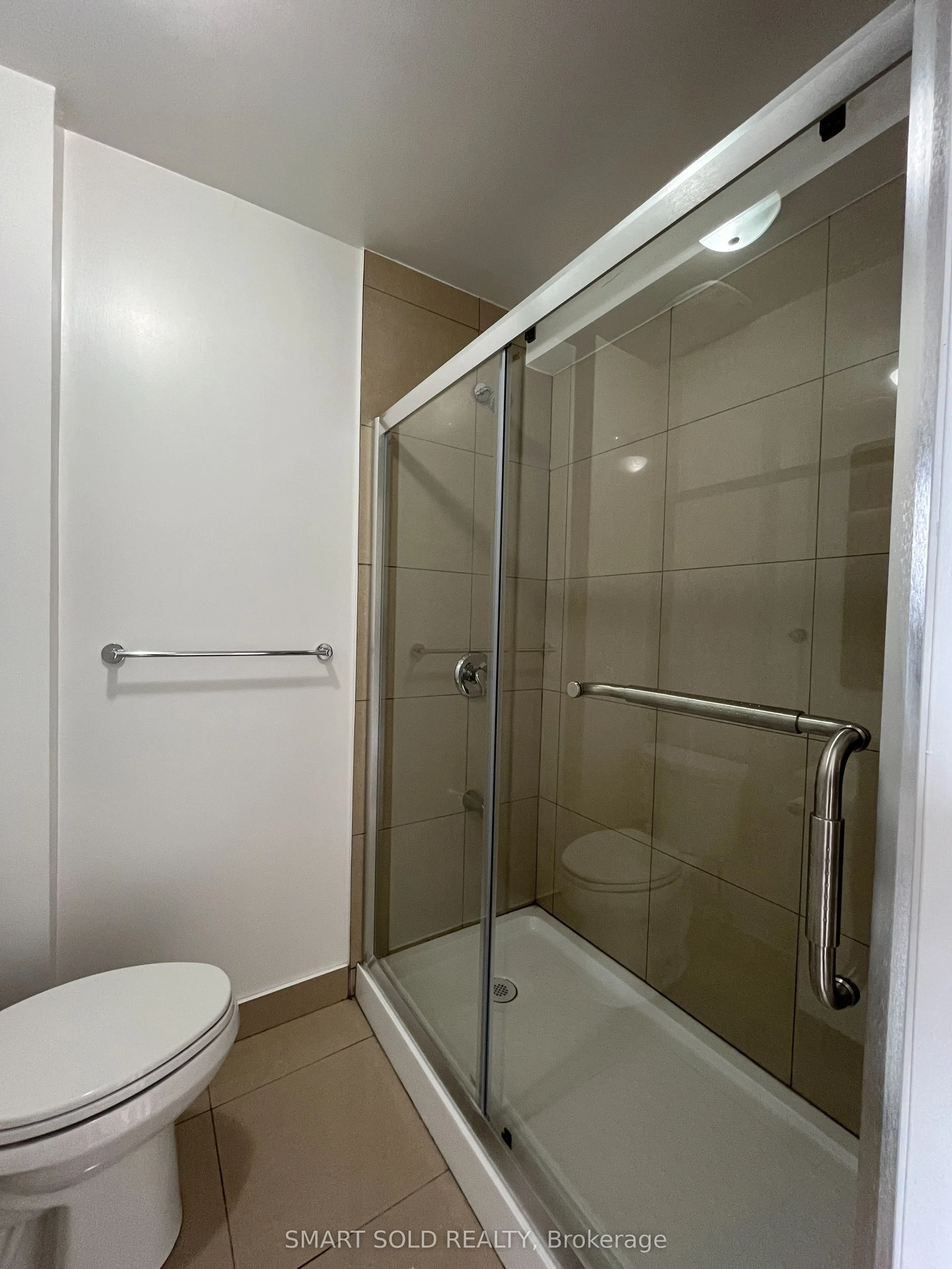 395A Donlands Avenue, #106