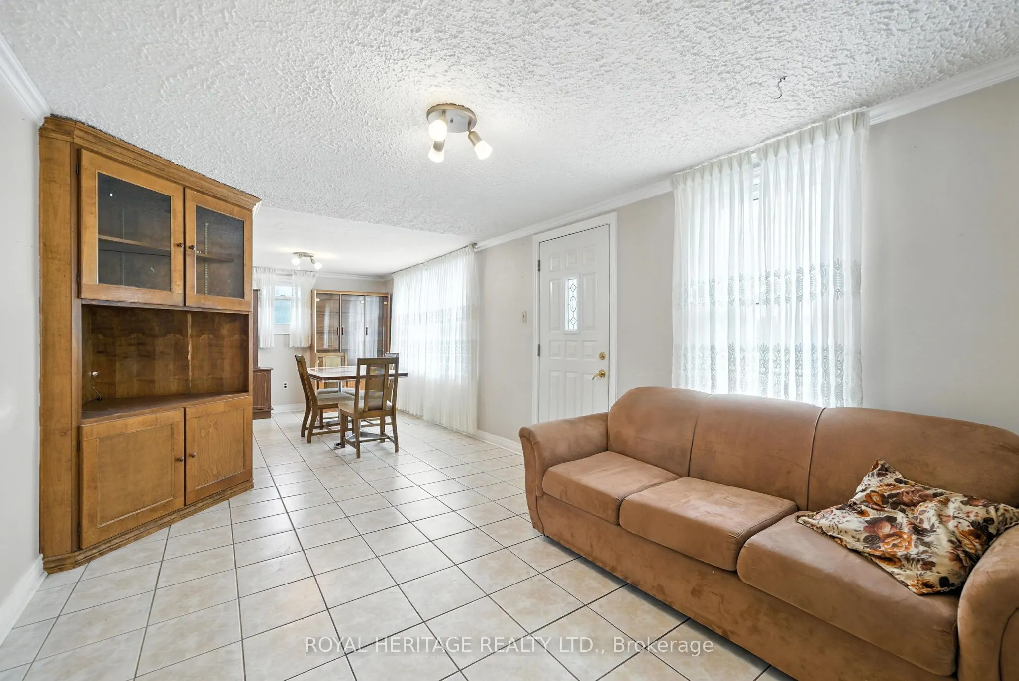 1595 Taunton Road
