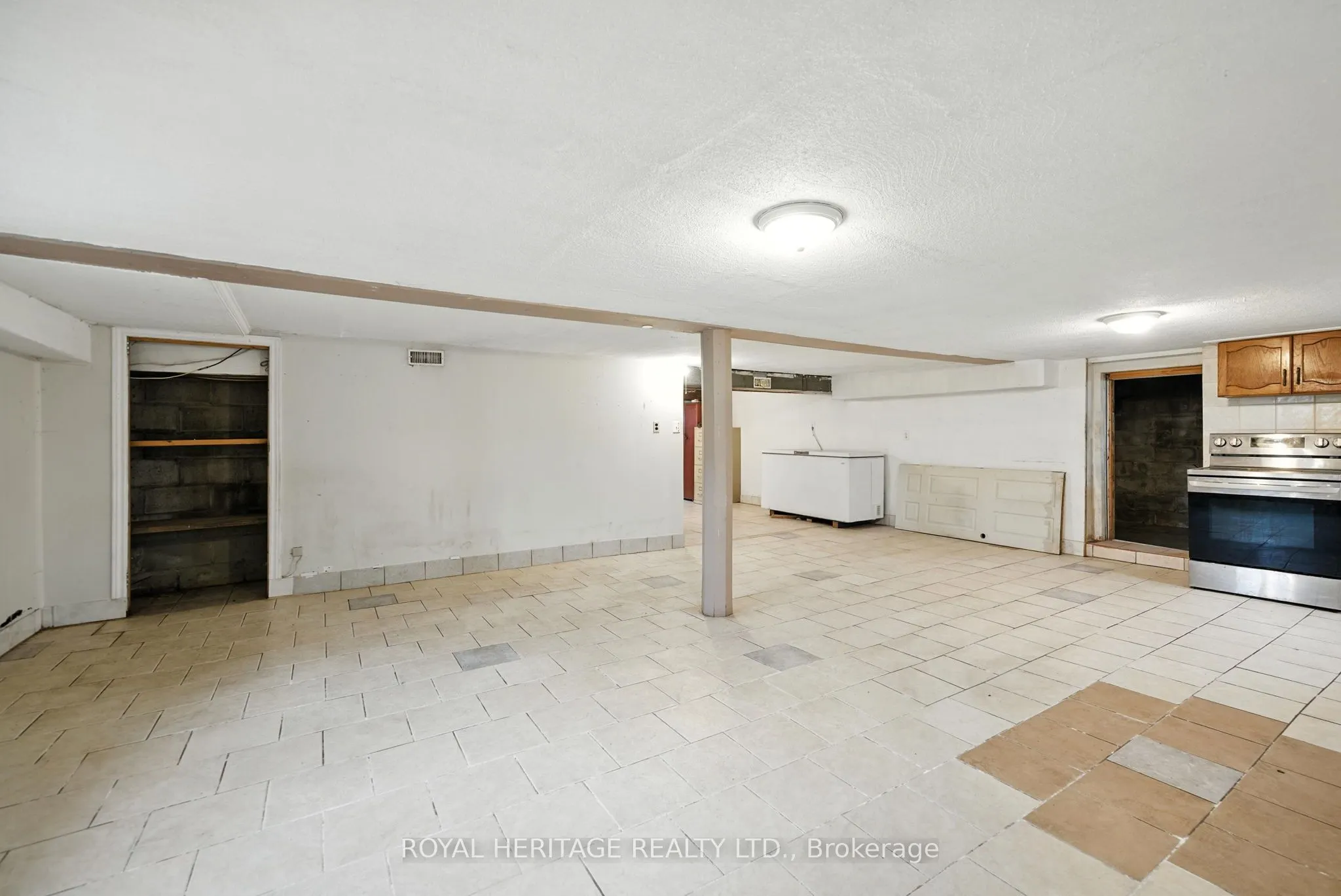 1595 Taunton Road