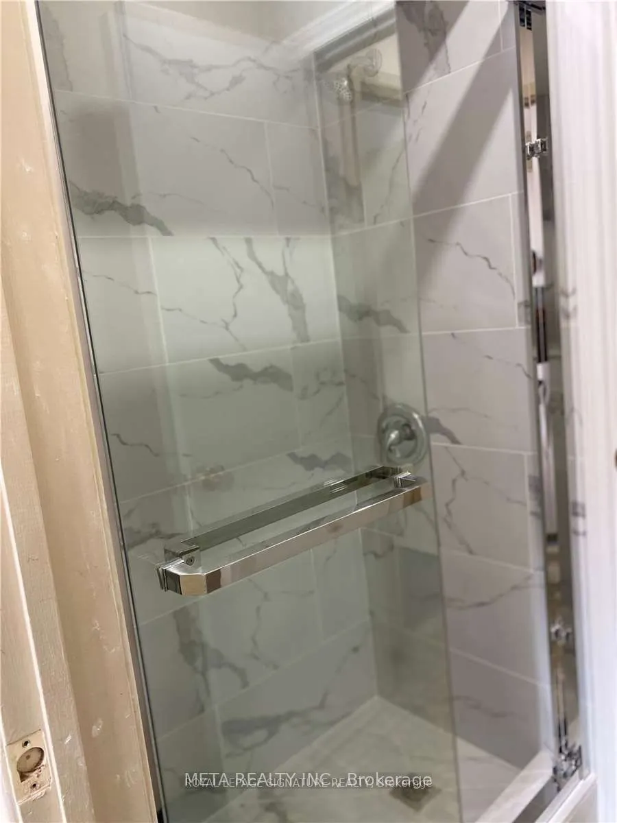 1641 Victoria Park Avenue, #4