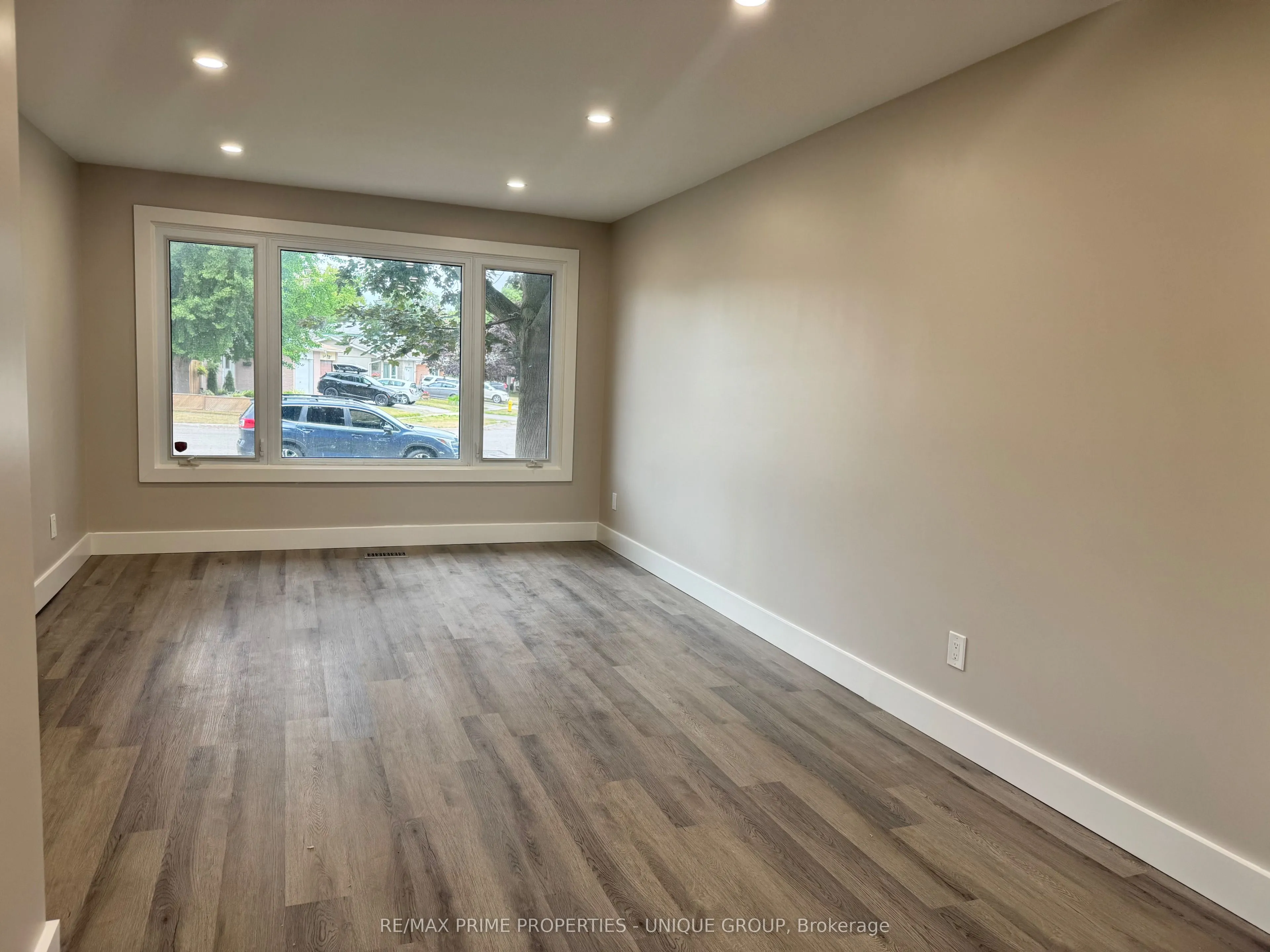 14 Ashdale Crescent