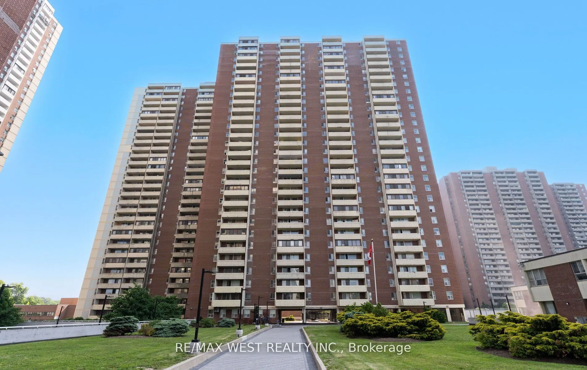 5 Massey Square, #2910