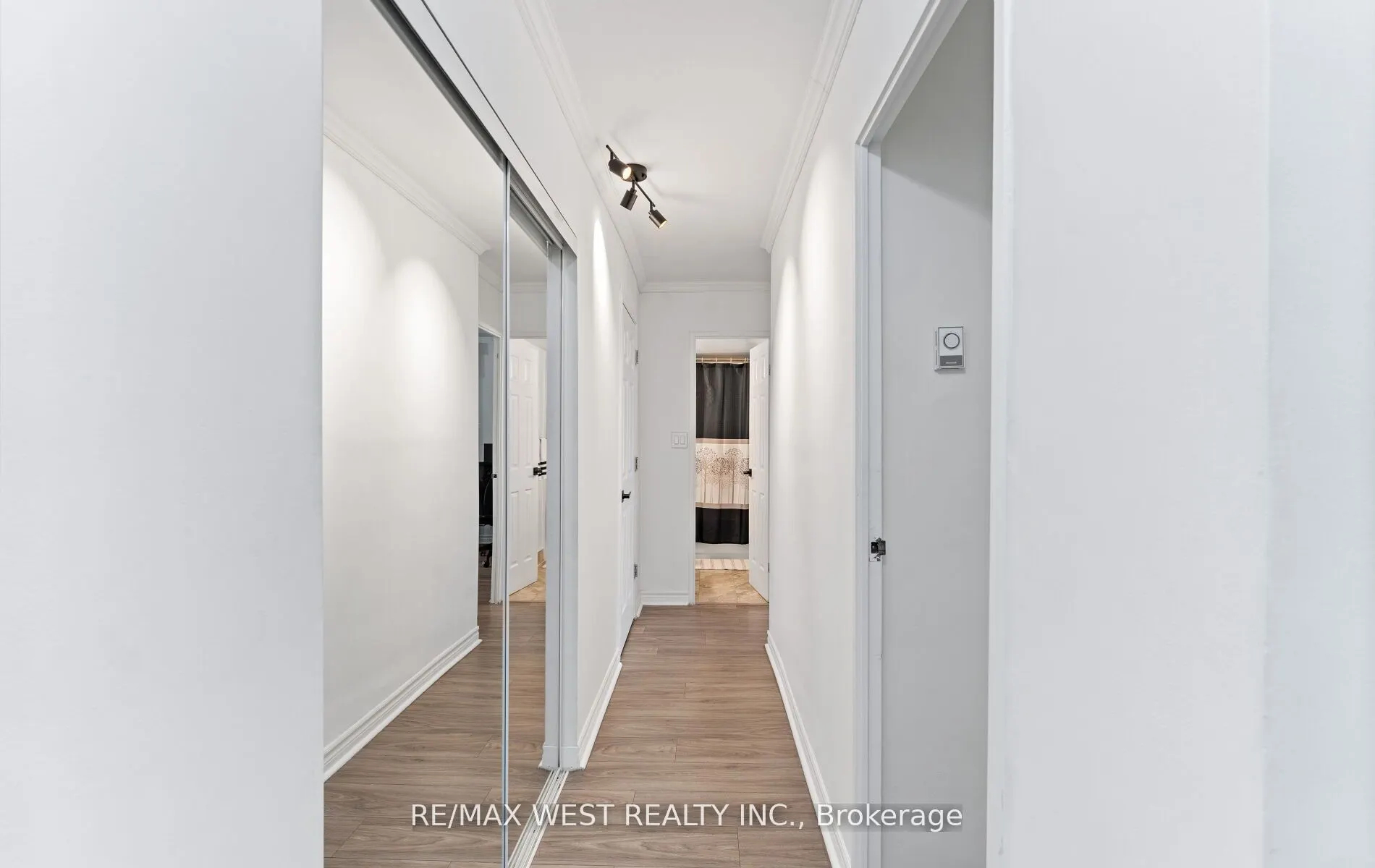 5 Massey Square, #2910