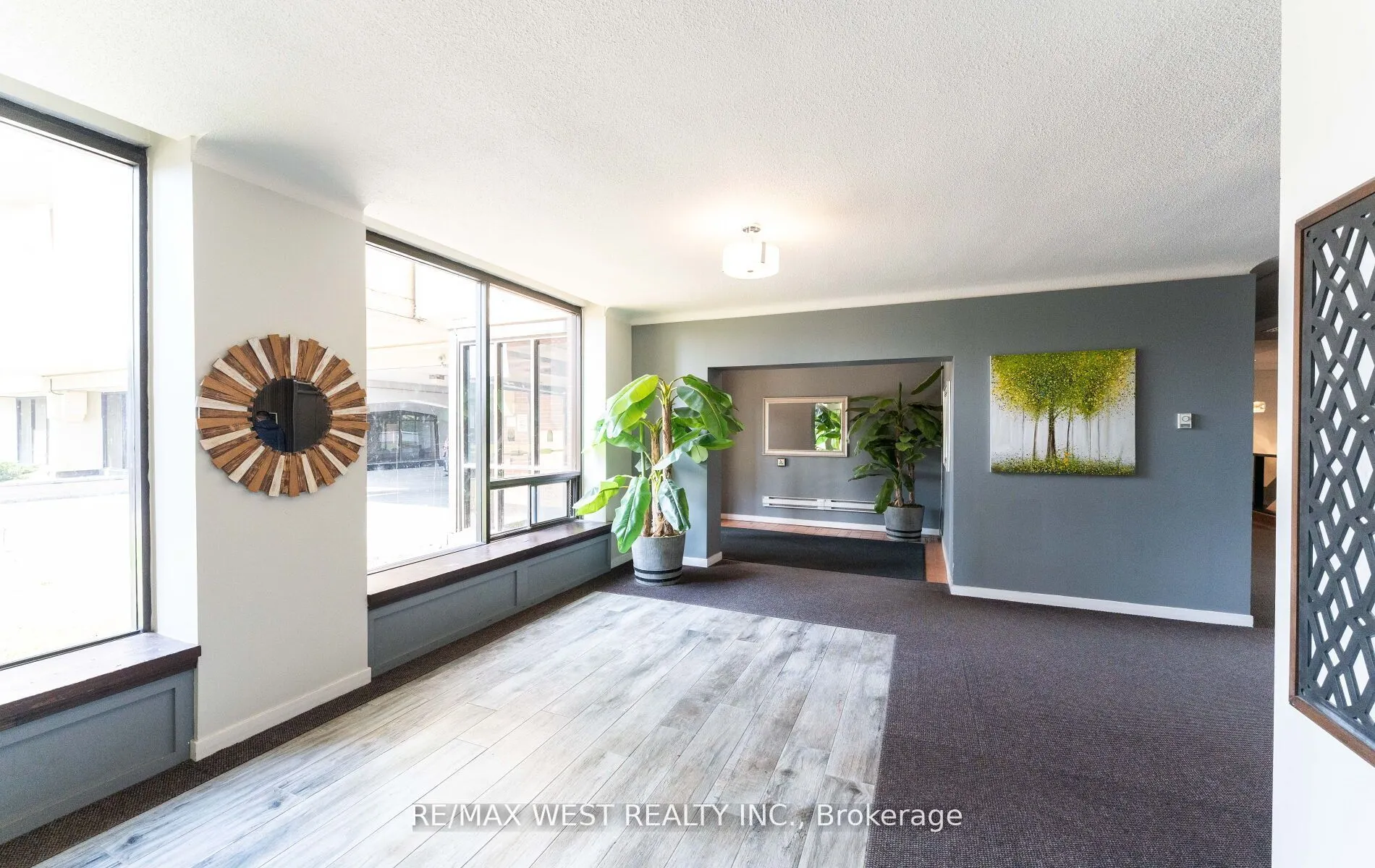 5 Massey Square, #2910