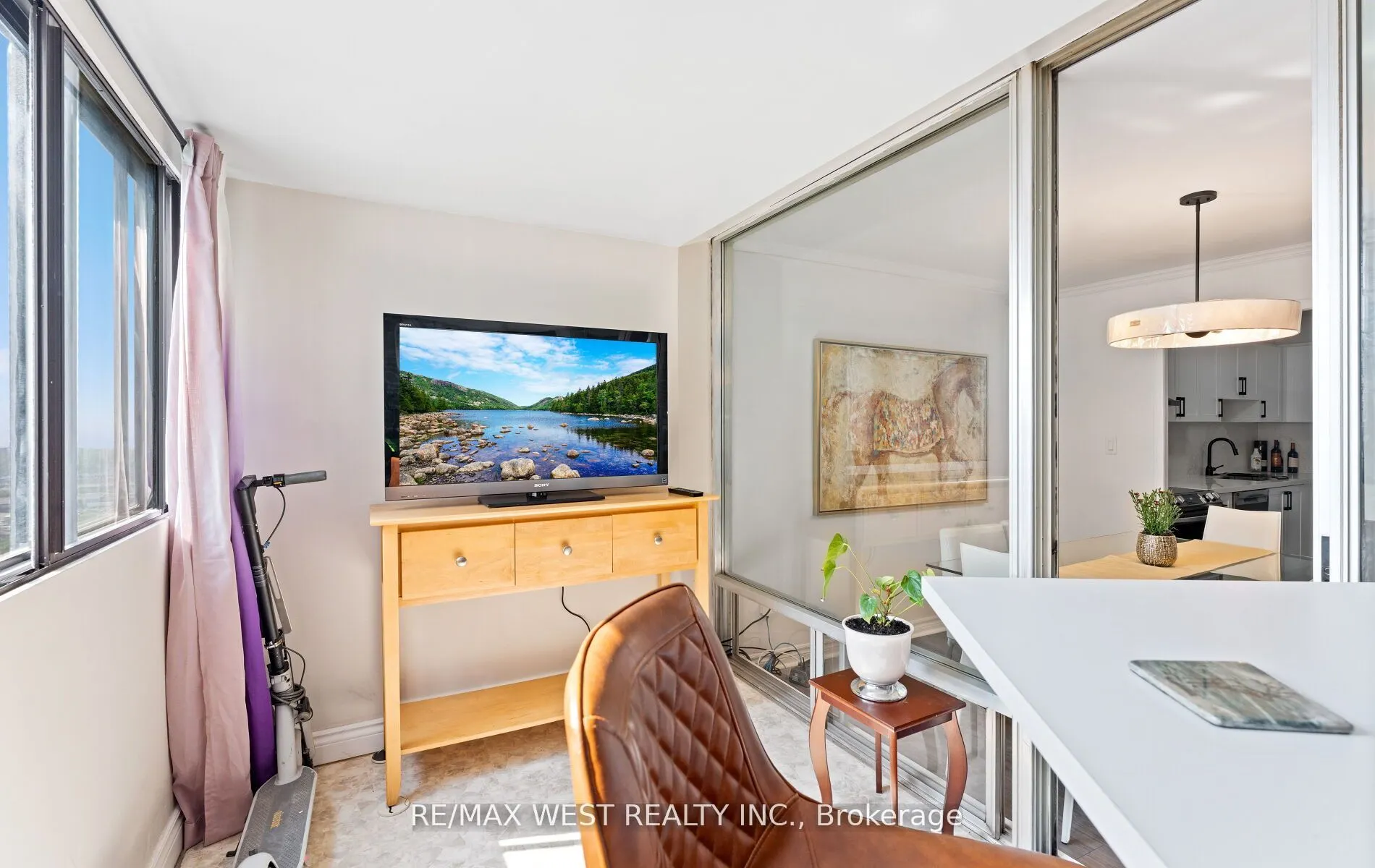 5 Massey Square, #2910