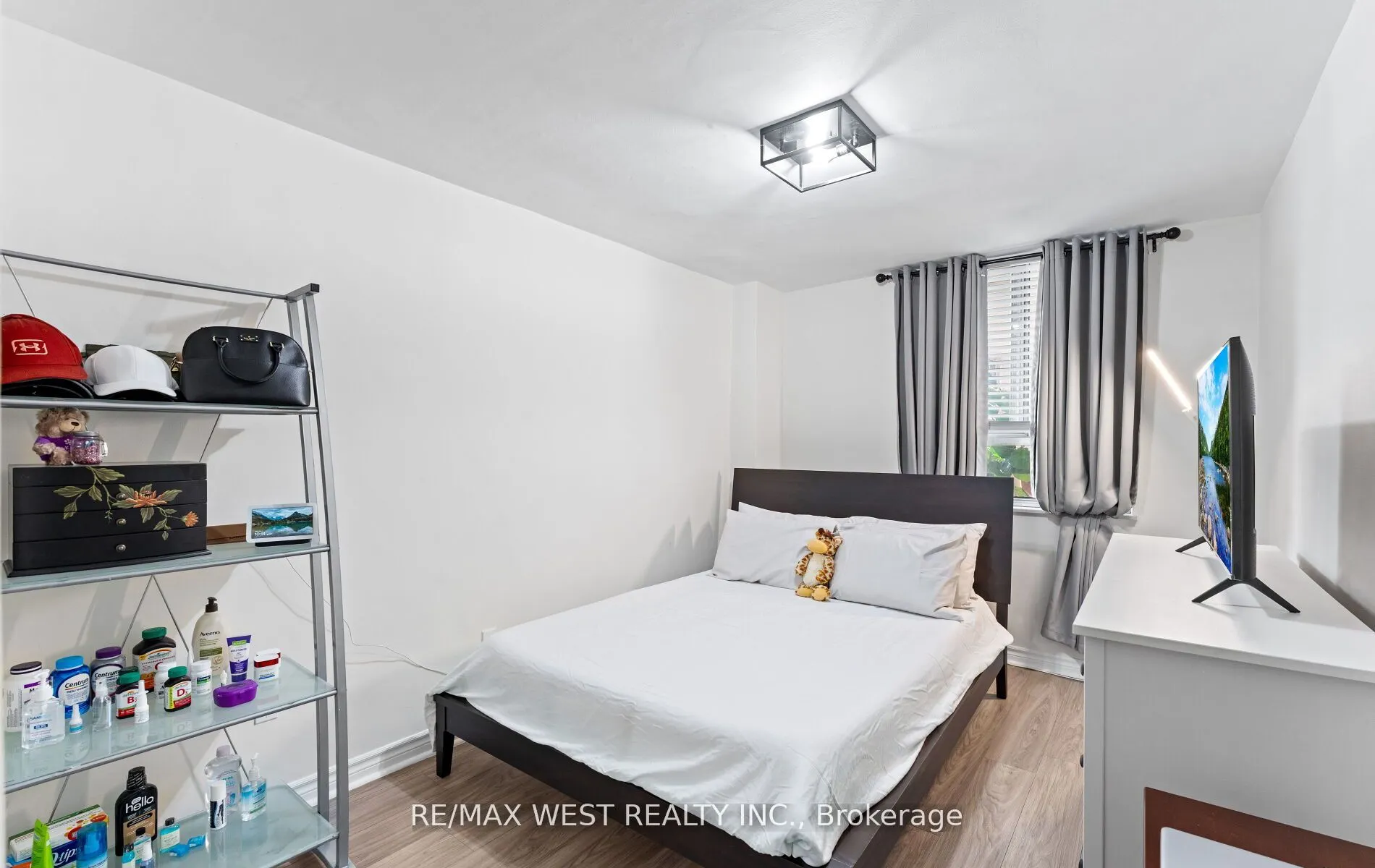 5 Massey Square, #2910