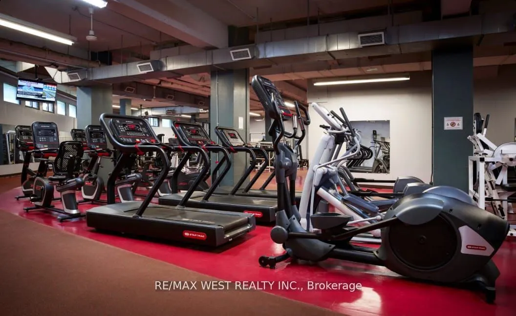 5 Massey Square, #2910